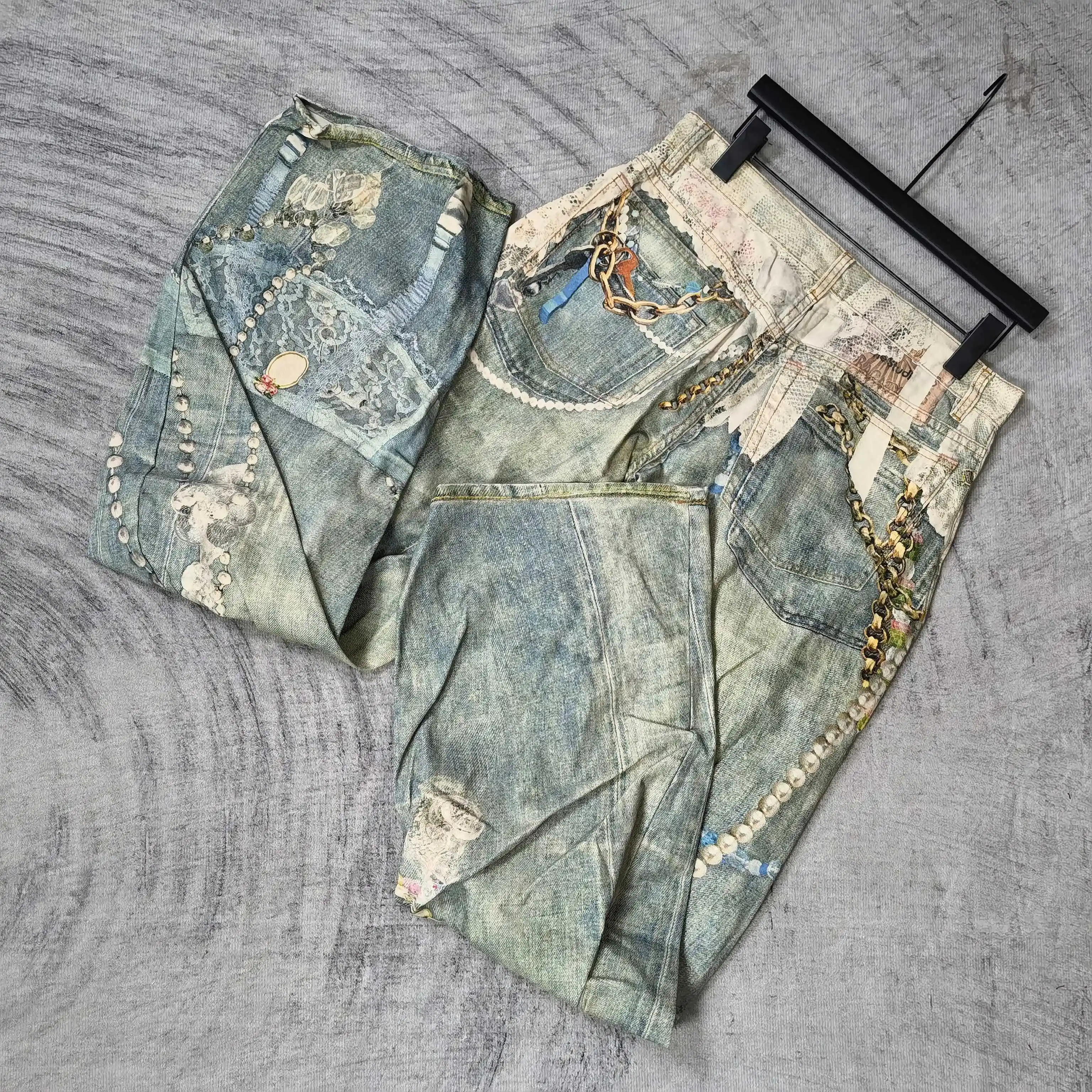 Trompe L'oeil Lace and Pearl Print Curved-Leg Jeans D25523247 — view 5