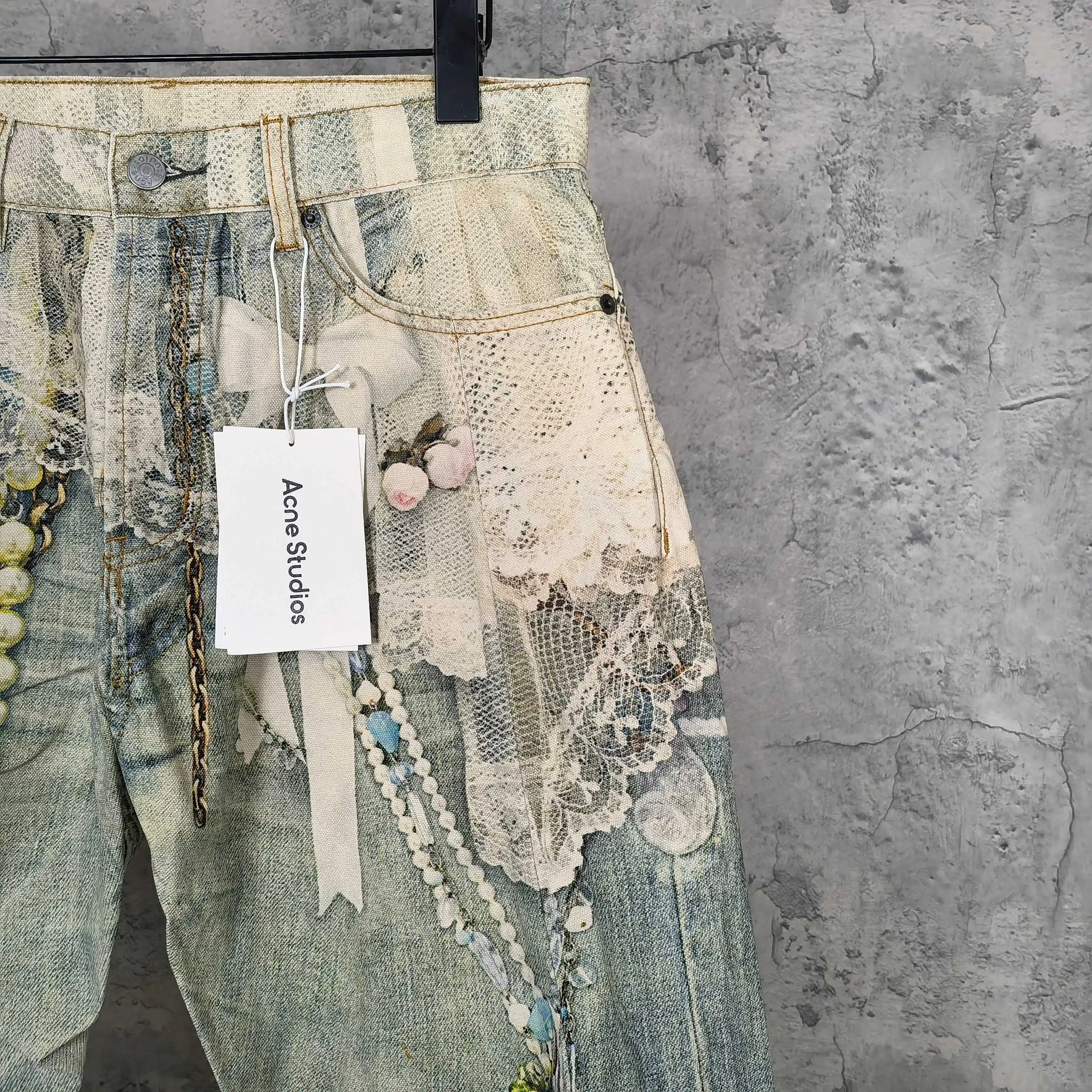 Trompe L'oeil Lace and Pearl Print Curved-Leg Jeans D25523247 — view 9
