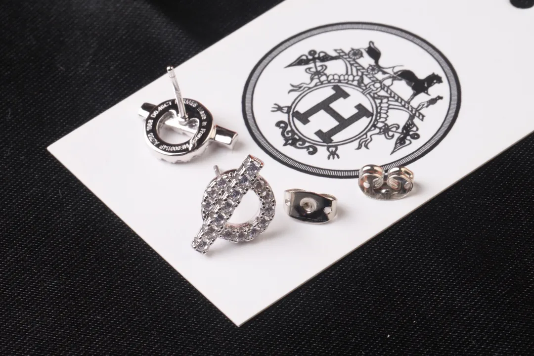 Croisette Crystal-Embellished Stud Earrings D17017503 — view 5