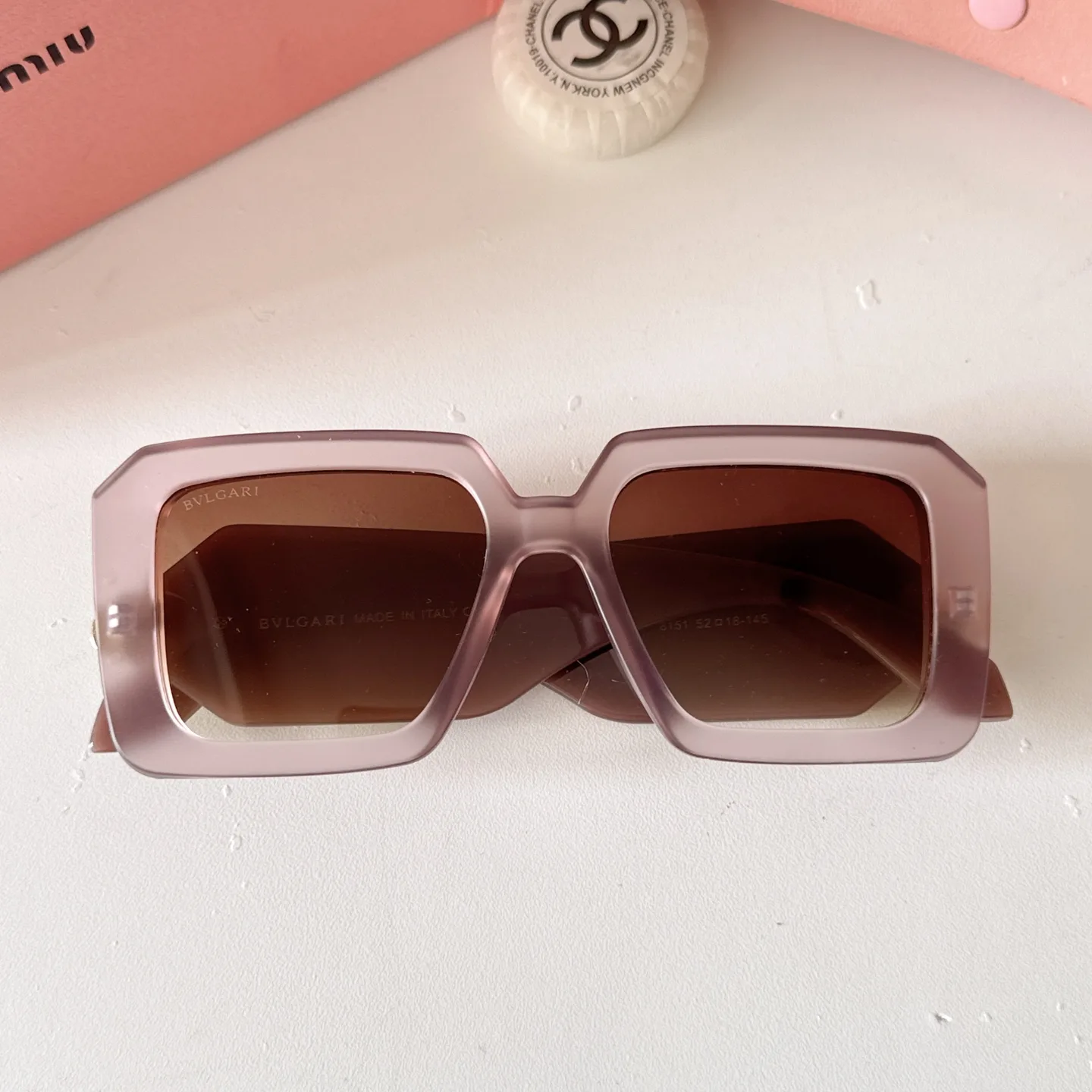 Serpenti Square-Frame Sunglasses D20018536