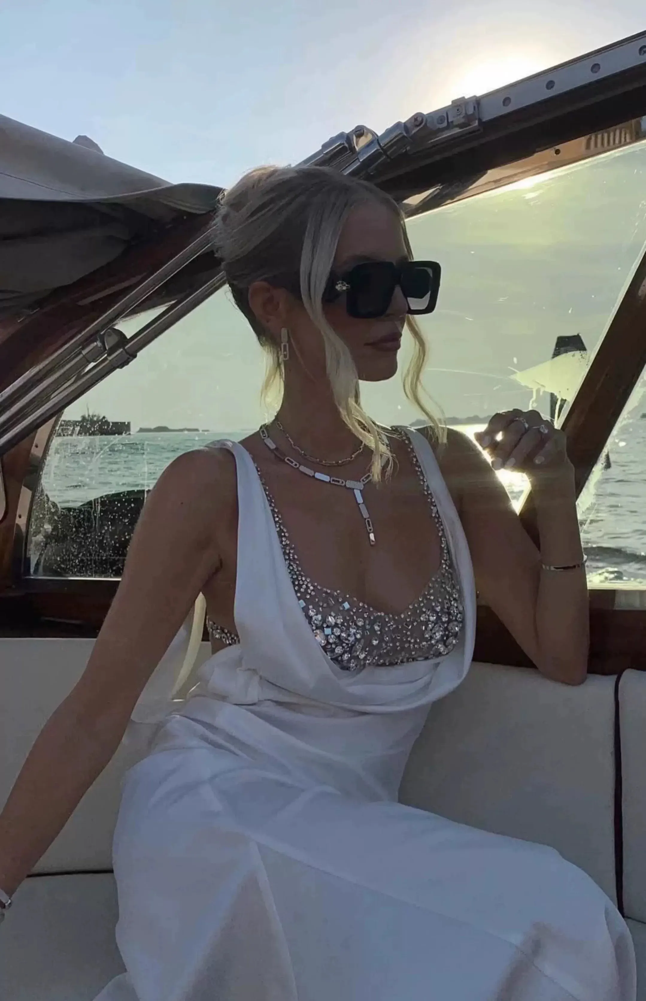 Serpenti Square-Frame Sunglasses D20018536 — view 2