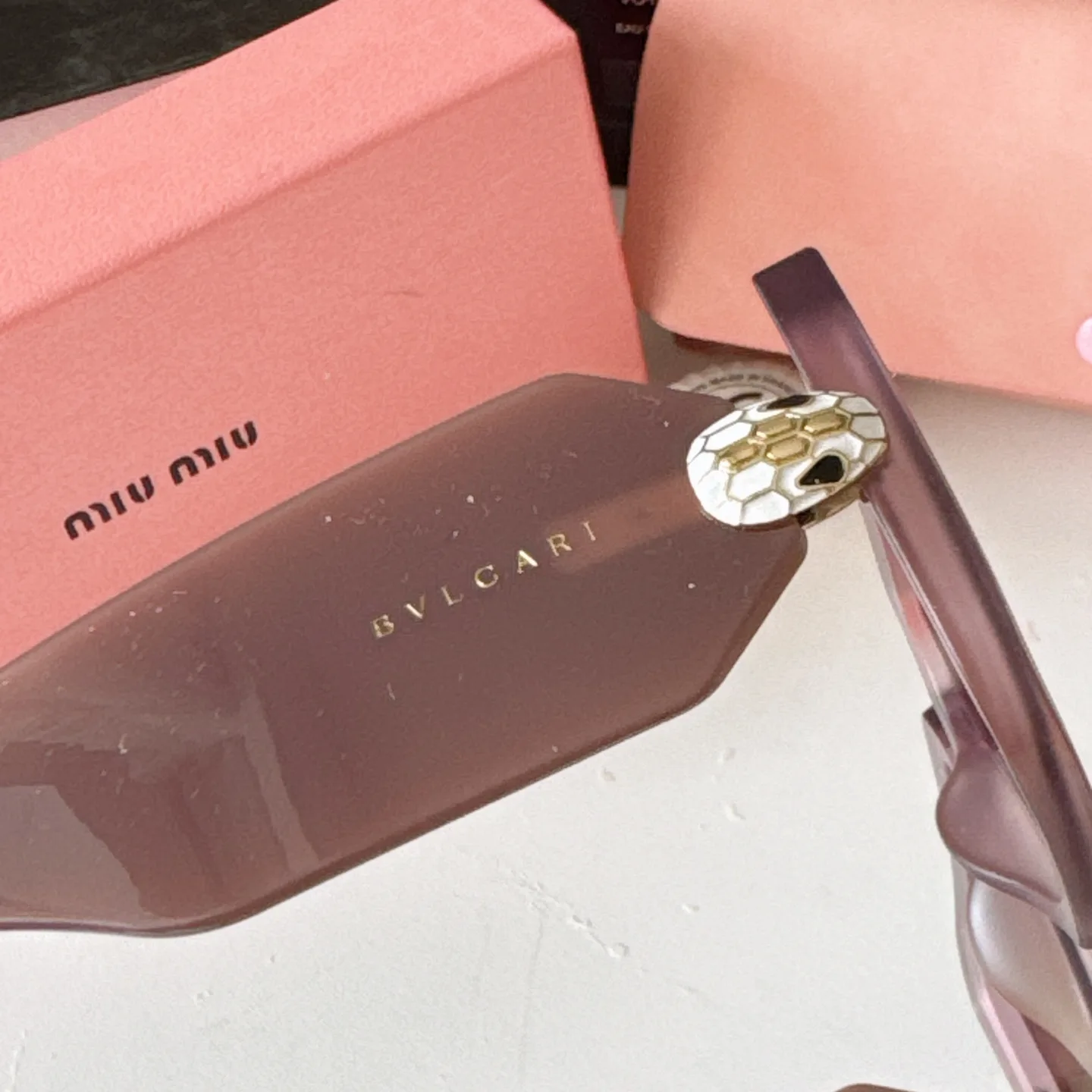 Serpenti Square-Frame Sunglasses D20018536 — view 7