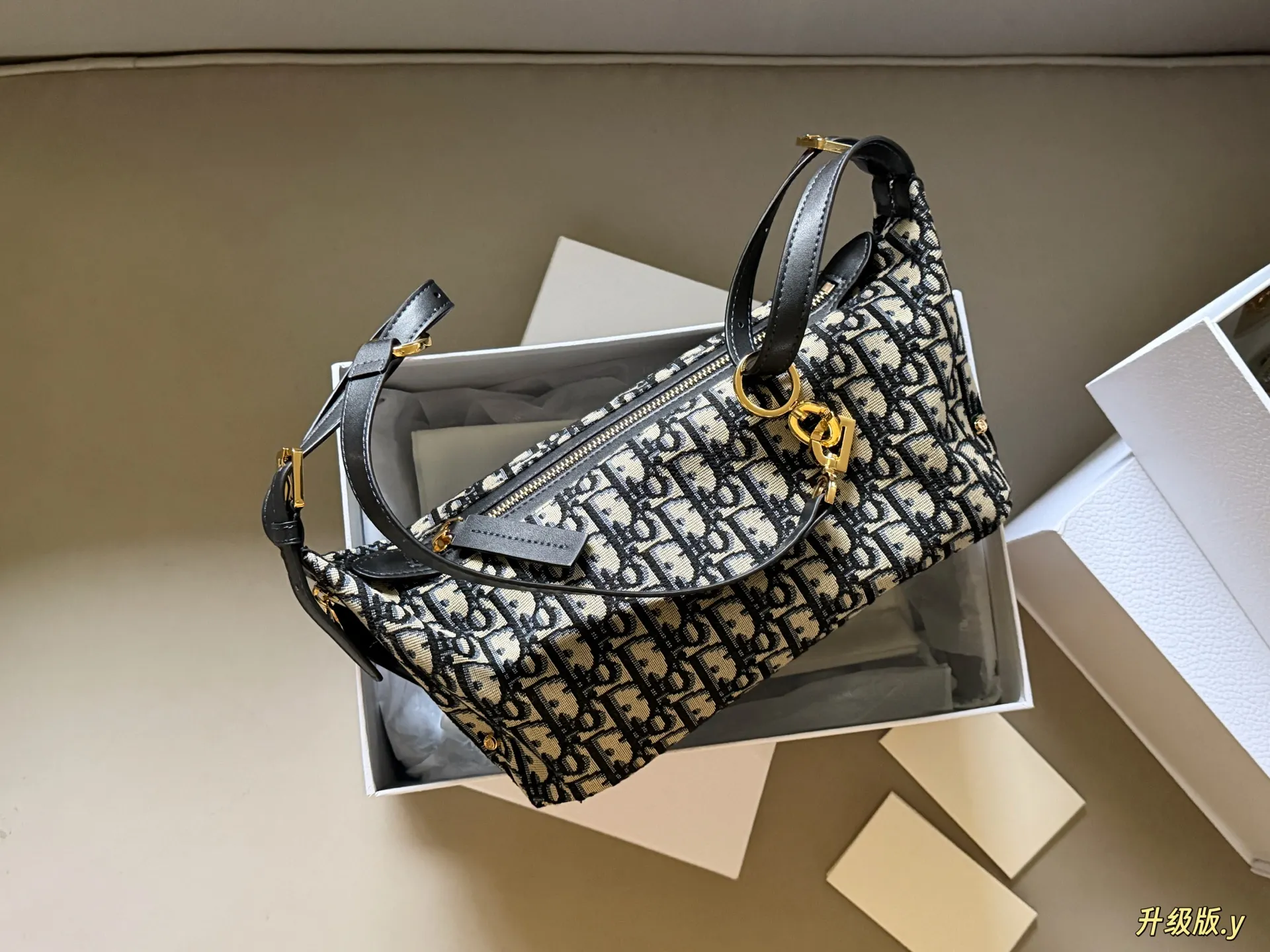 D-Journey Canvas Hobo Bag D38018063 — view 3