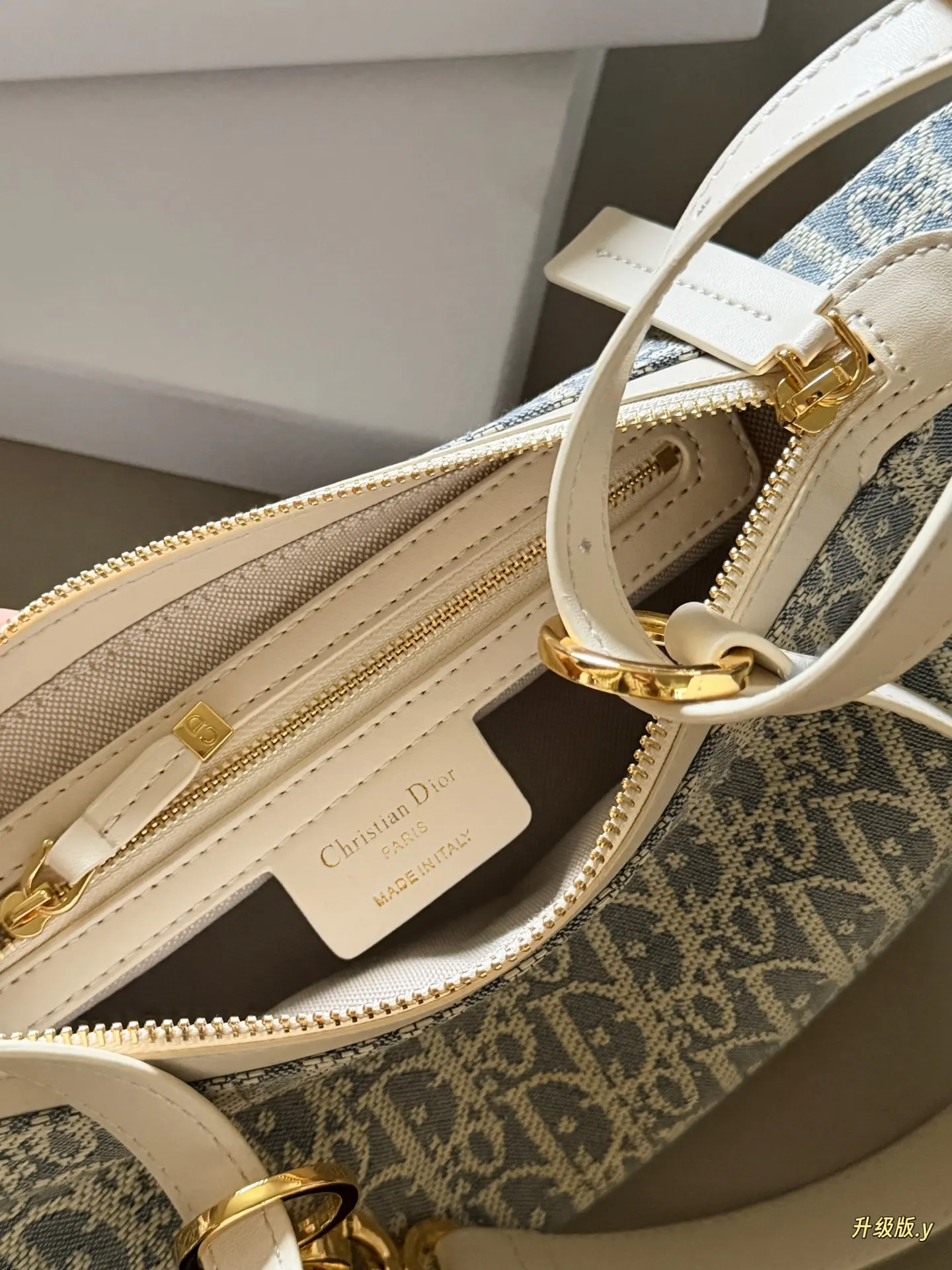 D-Journey Canvas Hobo Bag D38018063 — view 18