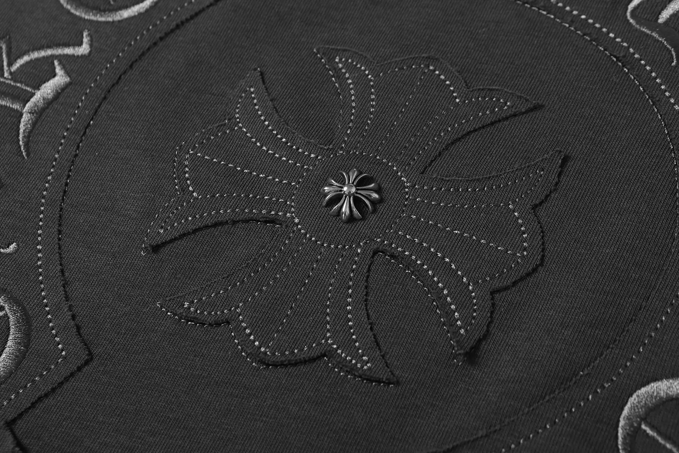 Horseshoe Patch Embroidered Cotton T-Shirt D10013703 — view 9