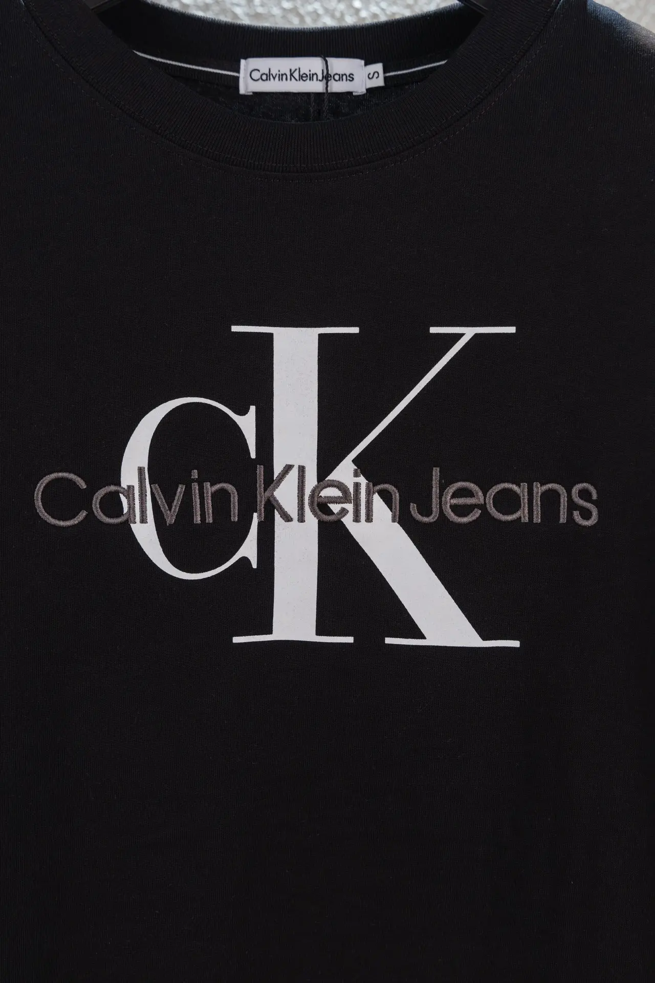 Logo Embroidered Long-Sleeve T-Shirt D12312237 — view 4
