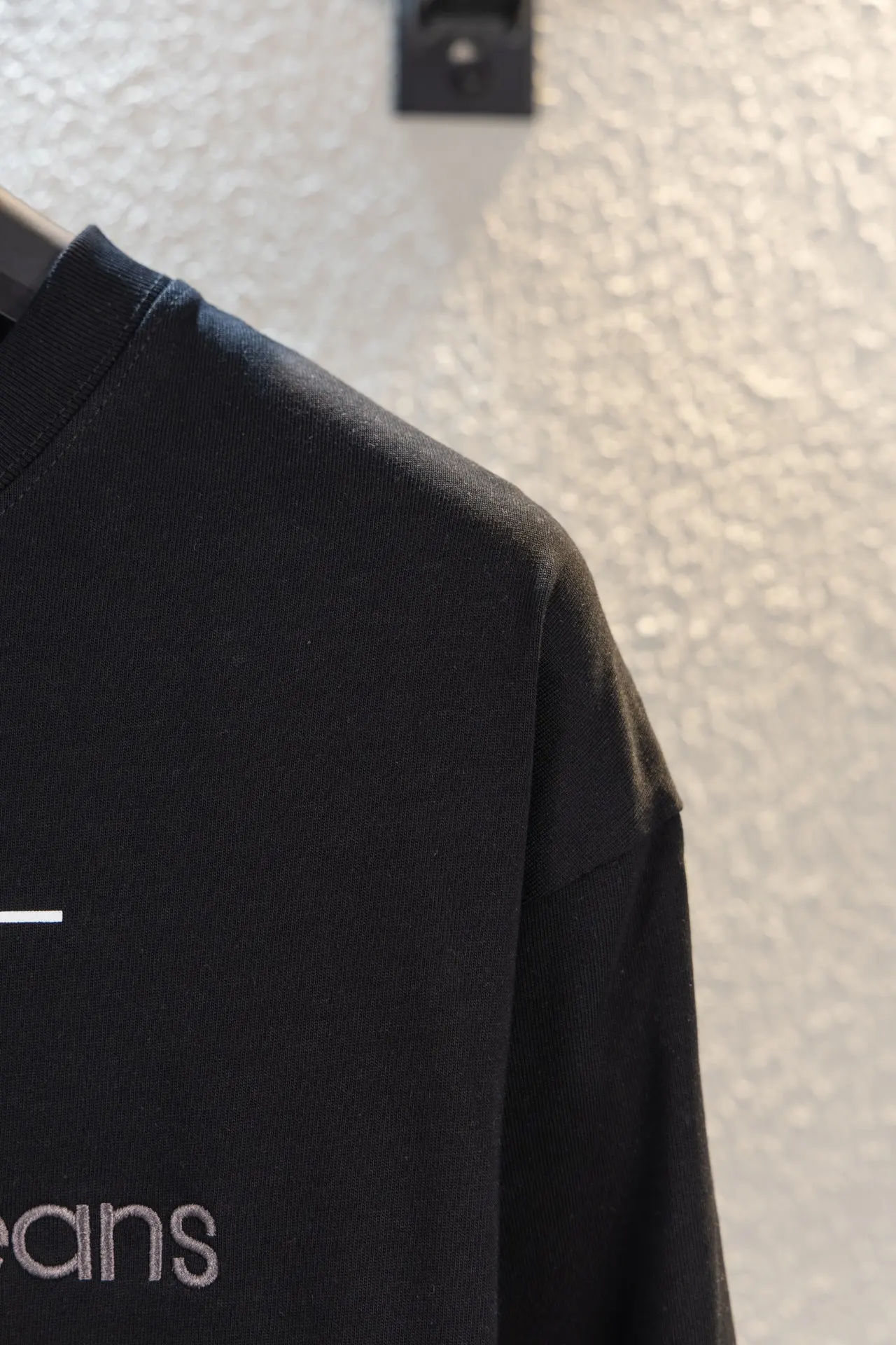 Logo Embroidered Long-Sleeve T-Shirt D12312237 — view 8