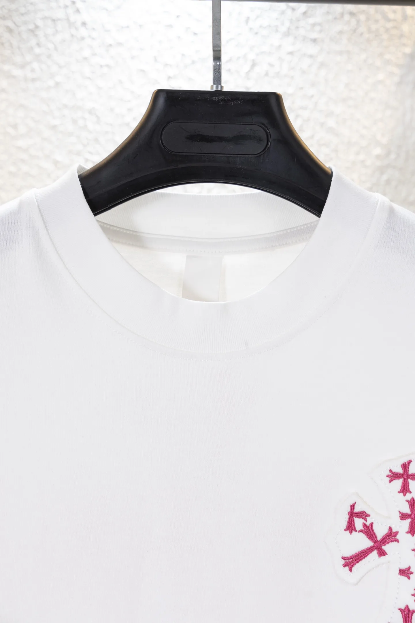 Cross Patch Embroidered Cotton T-Shirt D12512204 — view 3