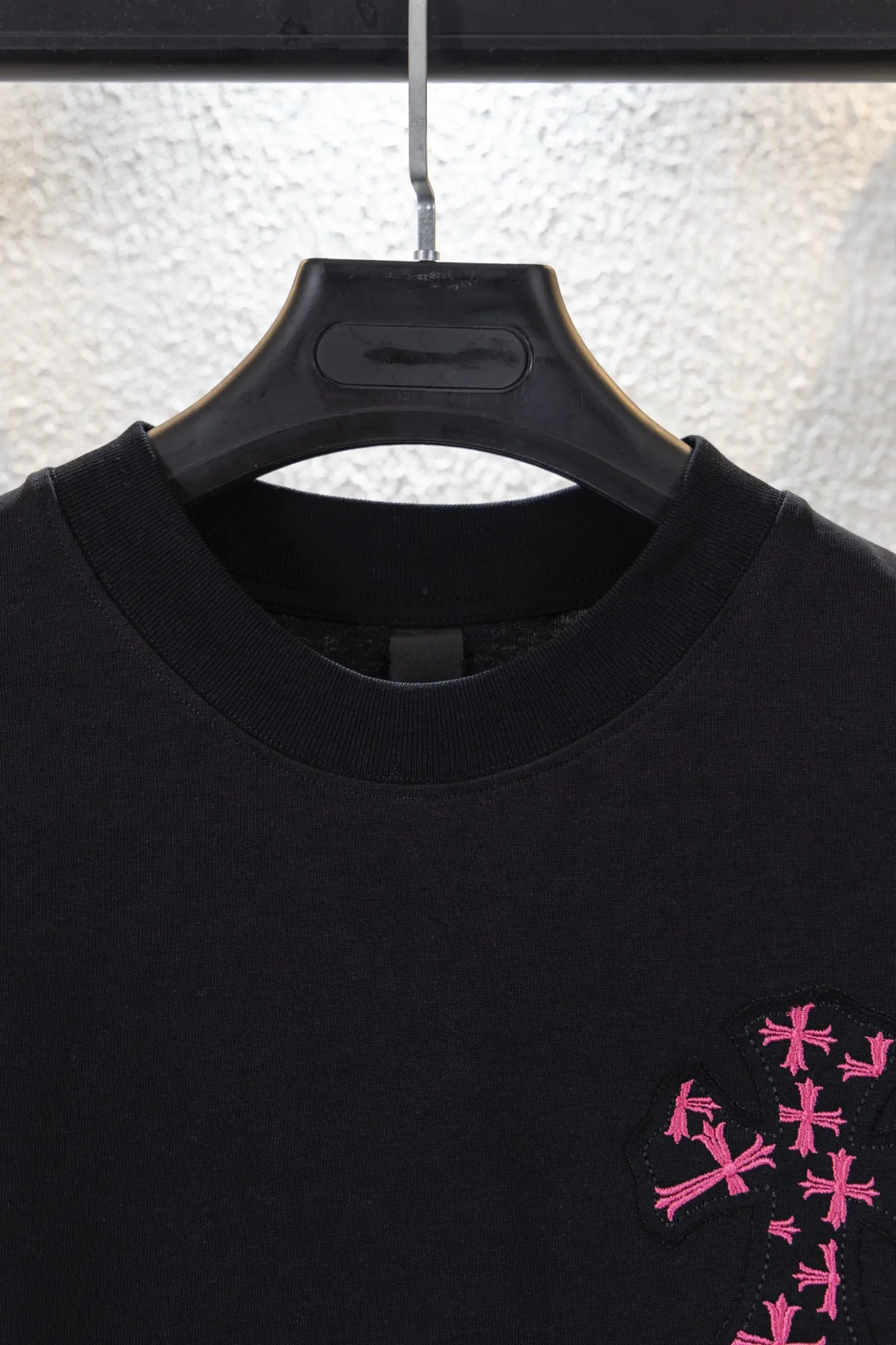 Cross Appliqué Embroidered Cotton T-Shirt D12512203 — view 3