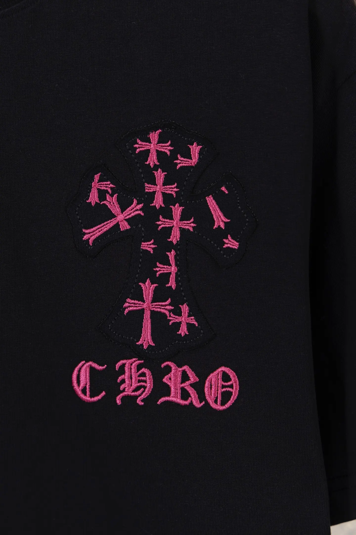 Cross Appliqué Embroidered Cotton T-Shirt D12512203 — view 4