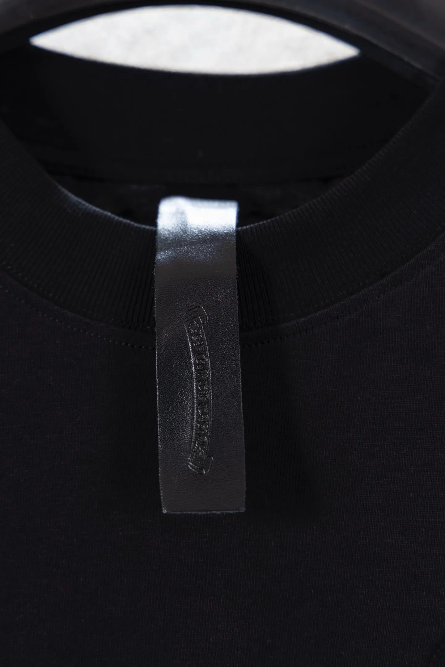 Cross Appliqué Embroidered Cotton T-Shirt D12512203 — view 9