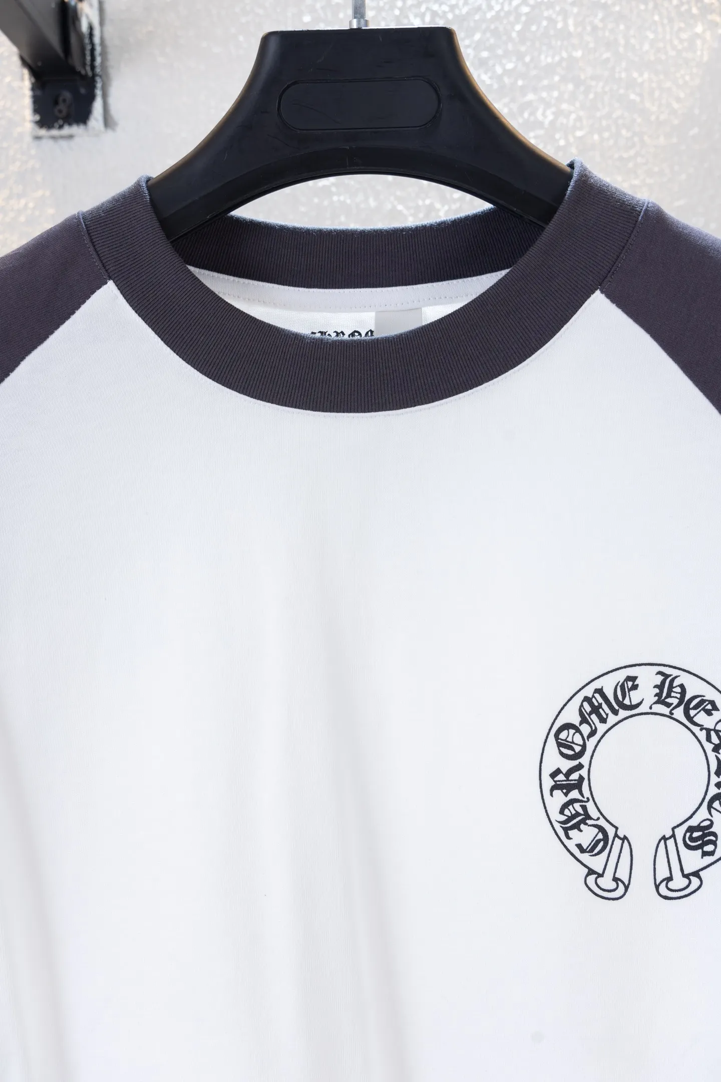 Logo Print Raglan Long-Sleeve T-Shirt D12812263 — view 4