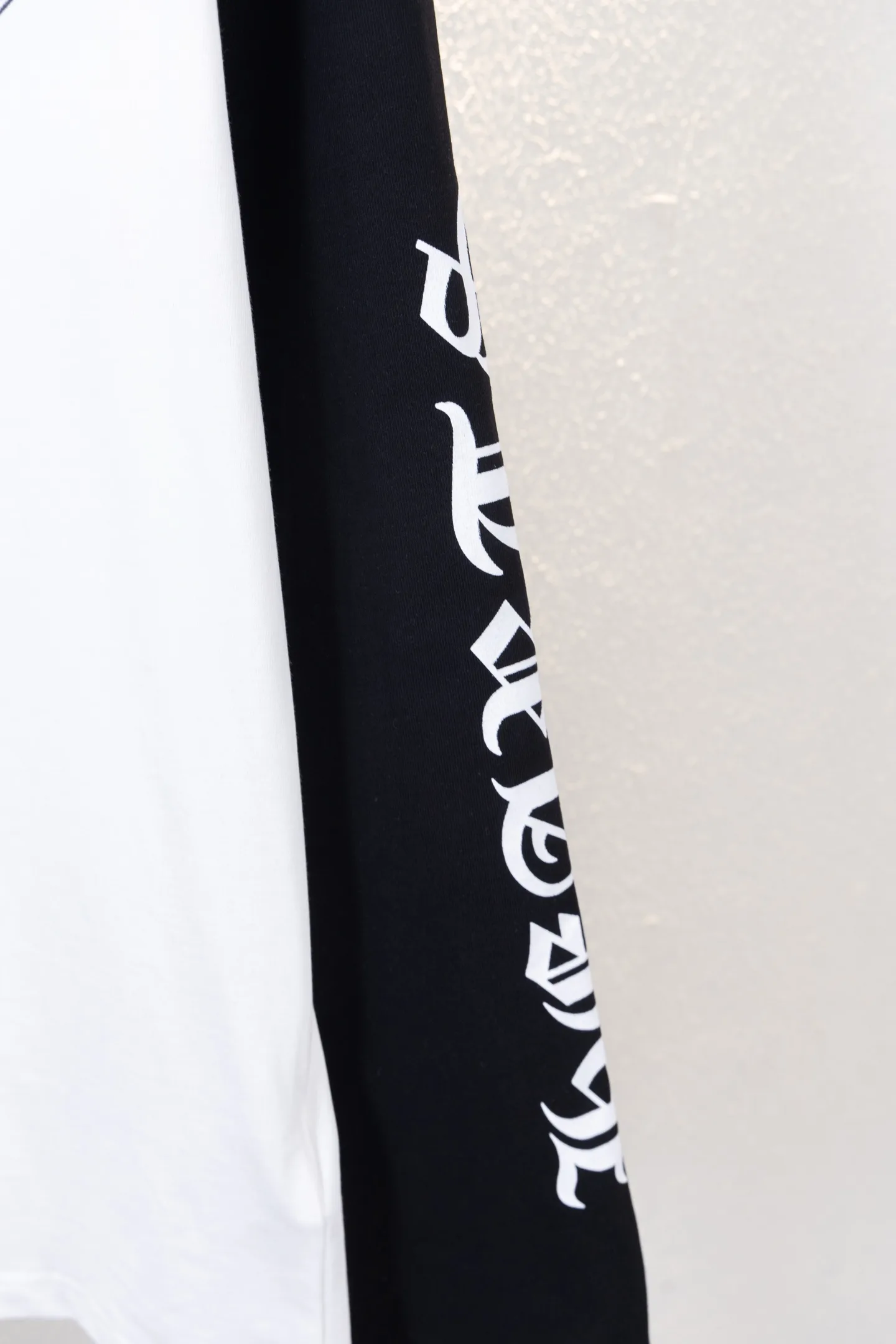 Logo Print Raglan Long-Sleeve T-Shirt D12812263 — view 8