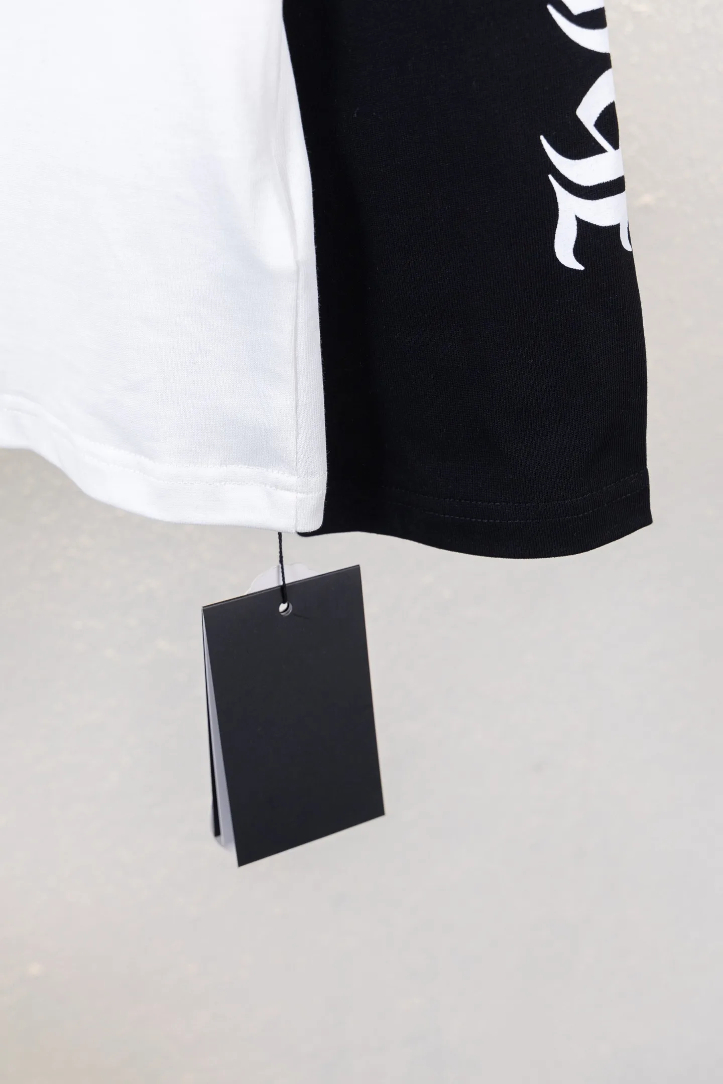 Logo Print Raglan Long-Sleeve T-Shirt D12812263 — view 10