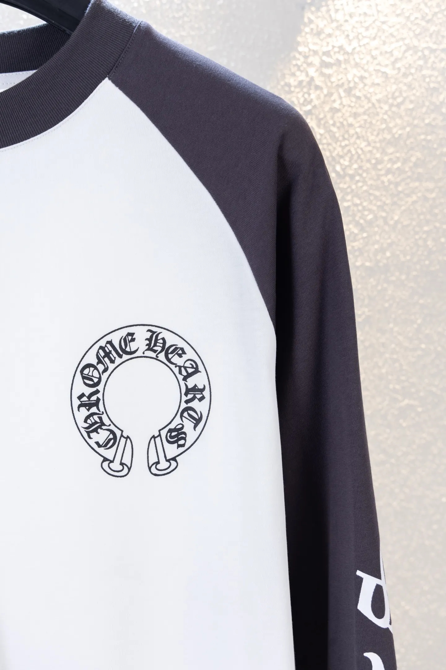 Logo Print Raglan Long-Sleeve T-Shirt D12812261 — view 4
