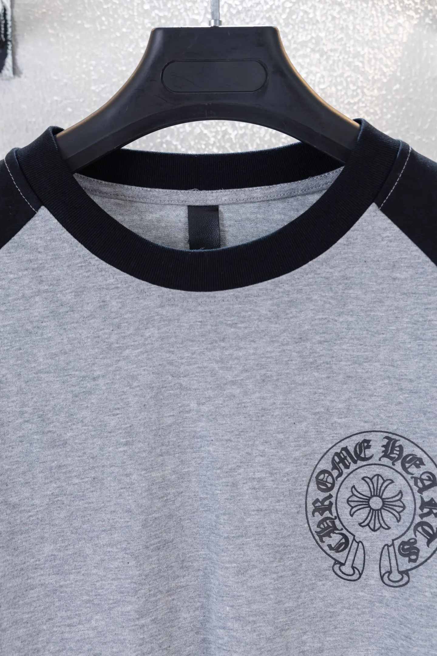Logo Print Raglan Long-Sleeve T-Shirt D12812260 — view 3