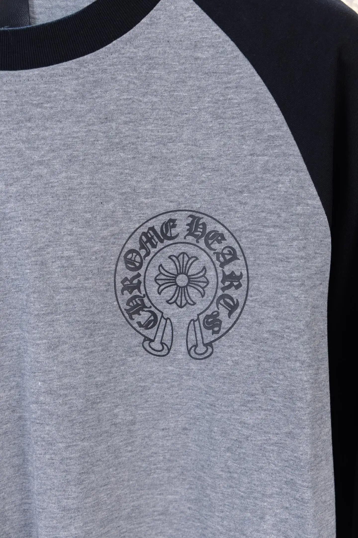 Logo Print Raglan Long-Sleeve T-Shirt D12812260 — view 5