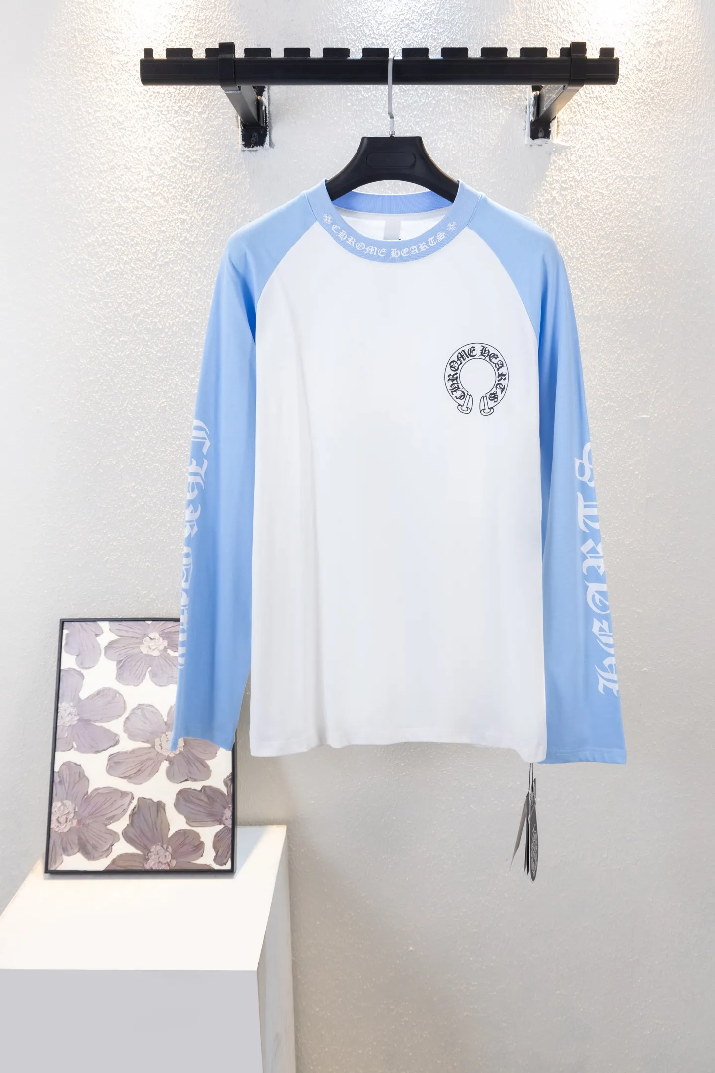 Horseshoe Logo Raglan Long-Sleeve T-Shirt D12812264