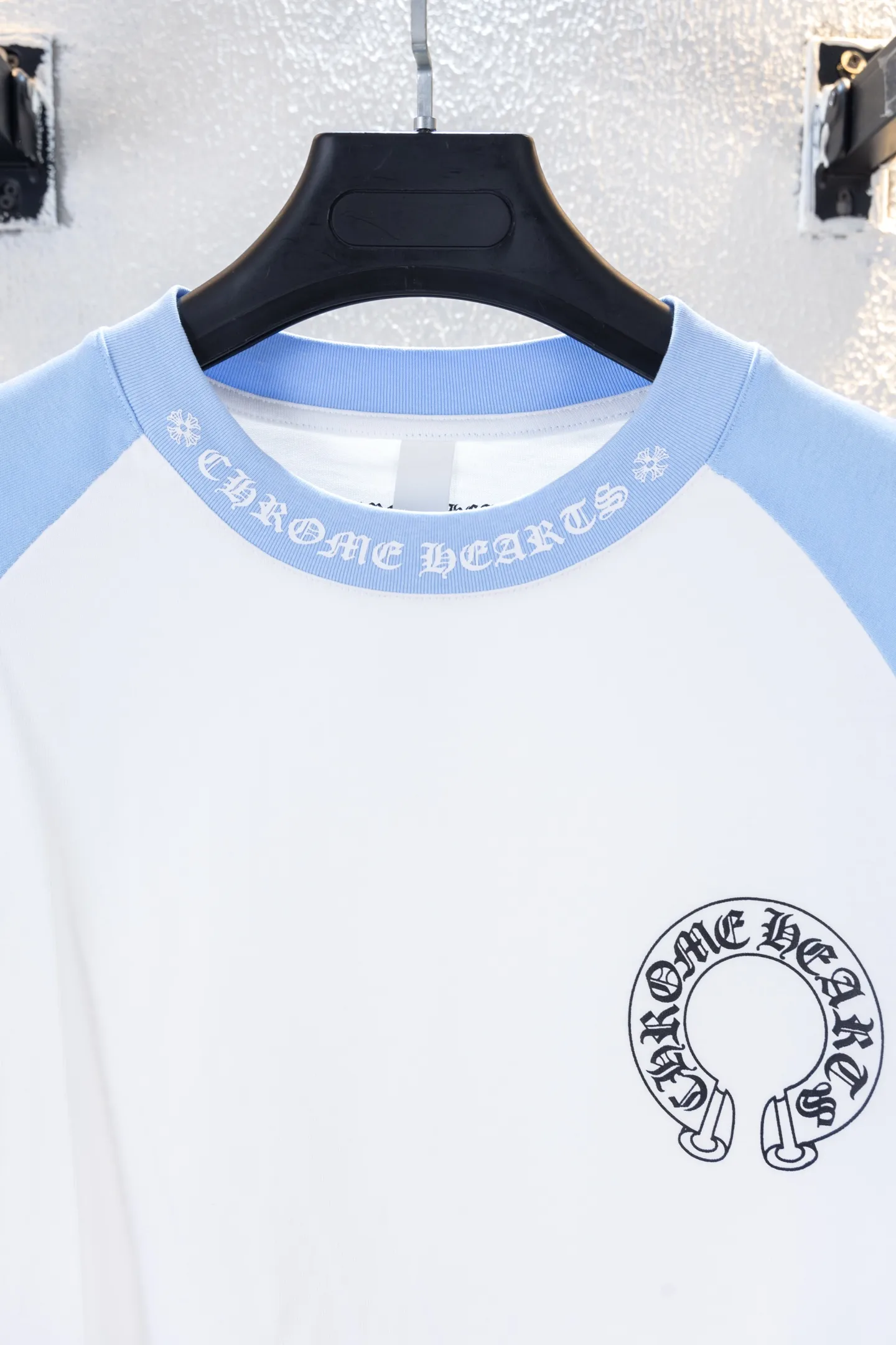 Horseshoe Logo Raglan Long-Sleeve T-Shirt D12812264 — view 3