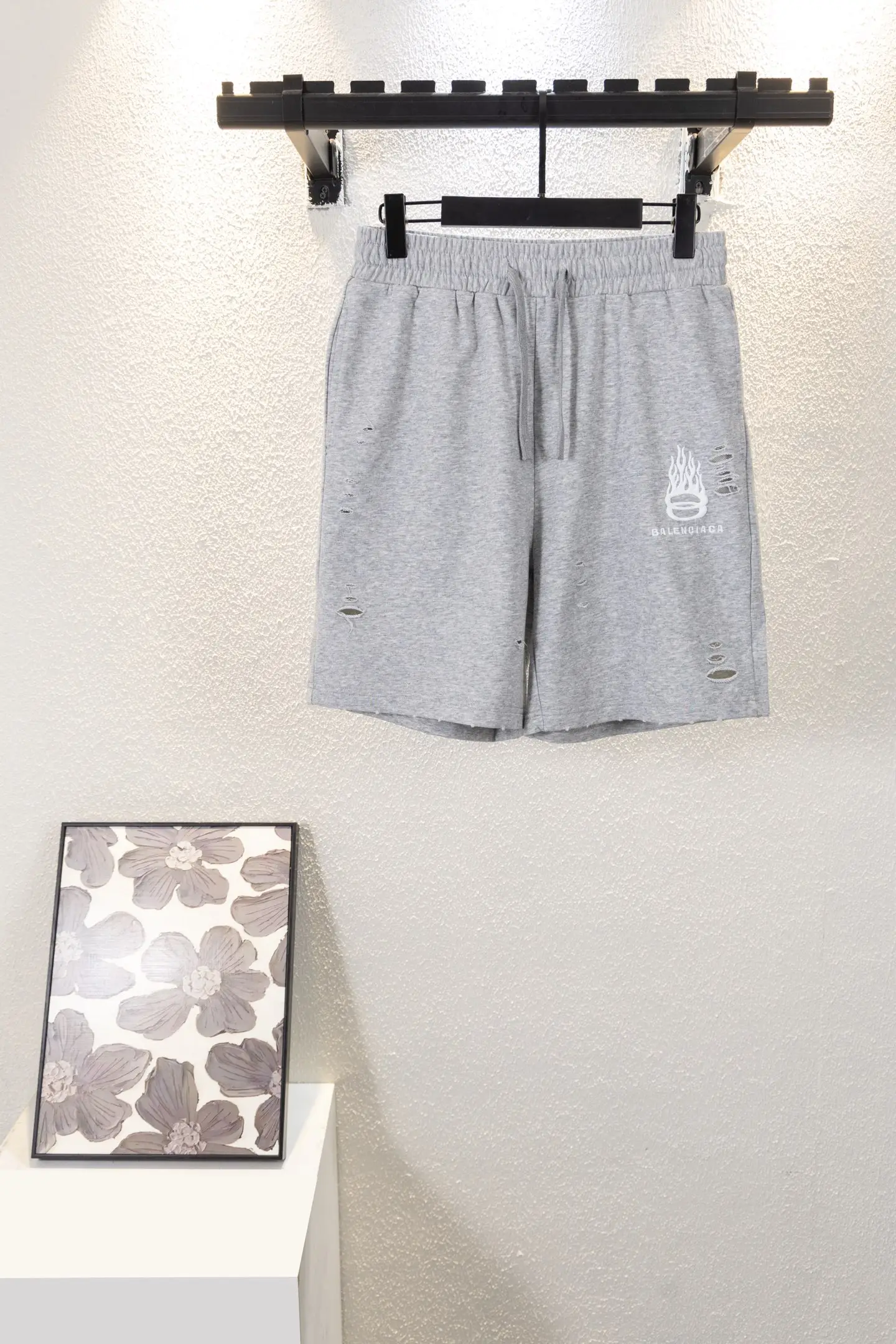 Flame Logo Distressed Cotton Shorts D12812210