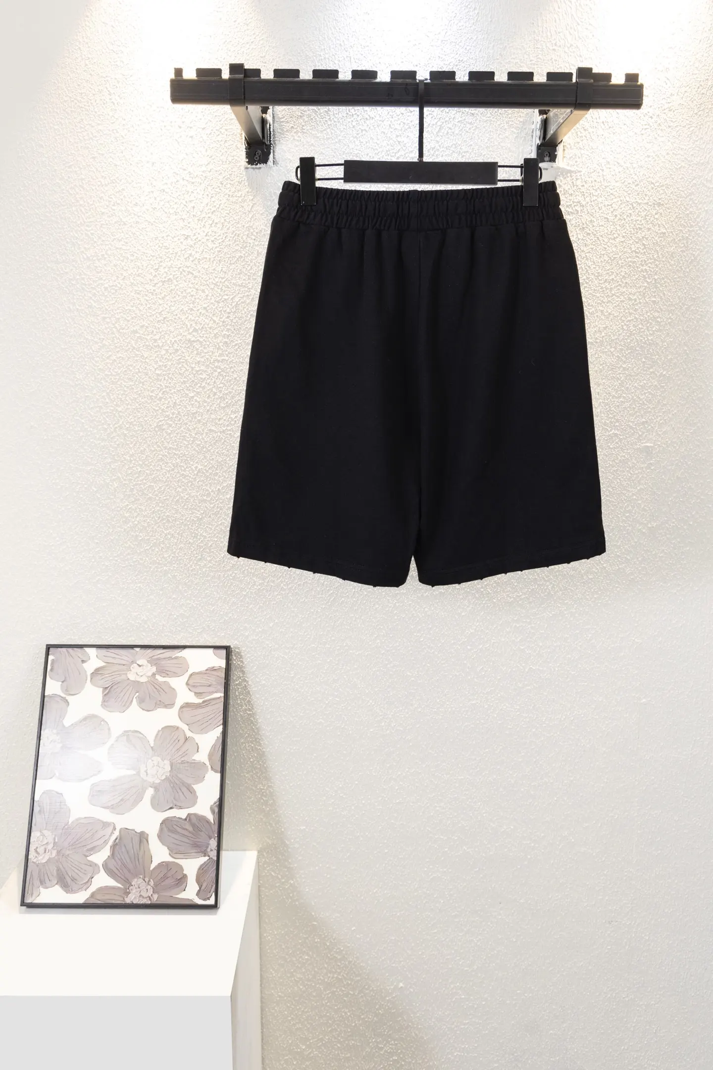Flame Logo Distressed Cotton Shorts D12812209 — view 2