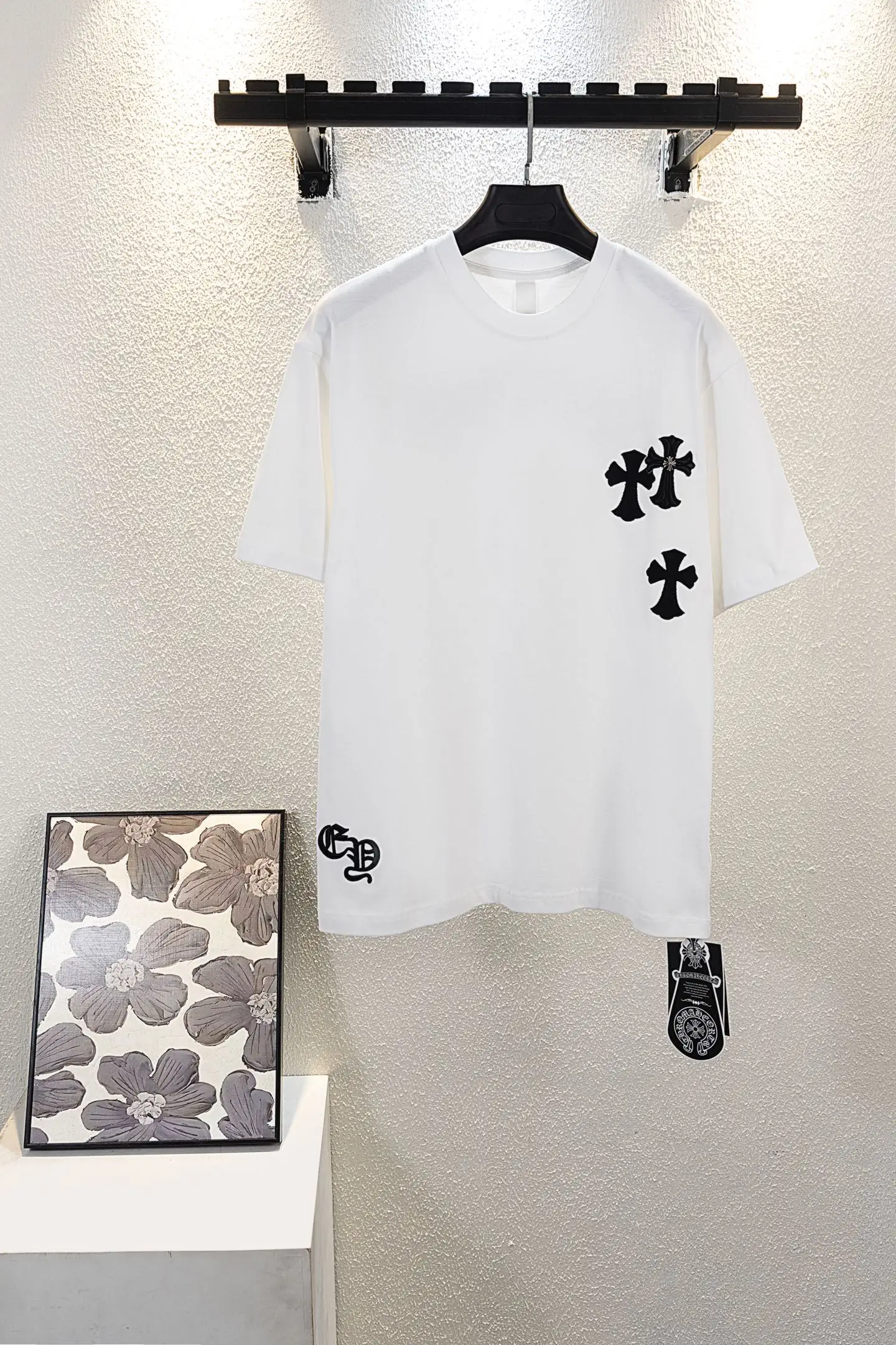 Cross Patch Leather Appliqué T-Shirt D12812206