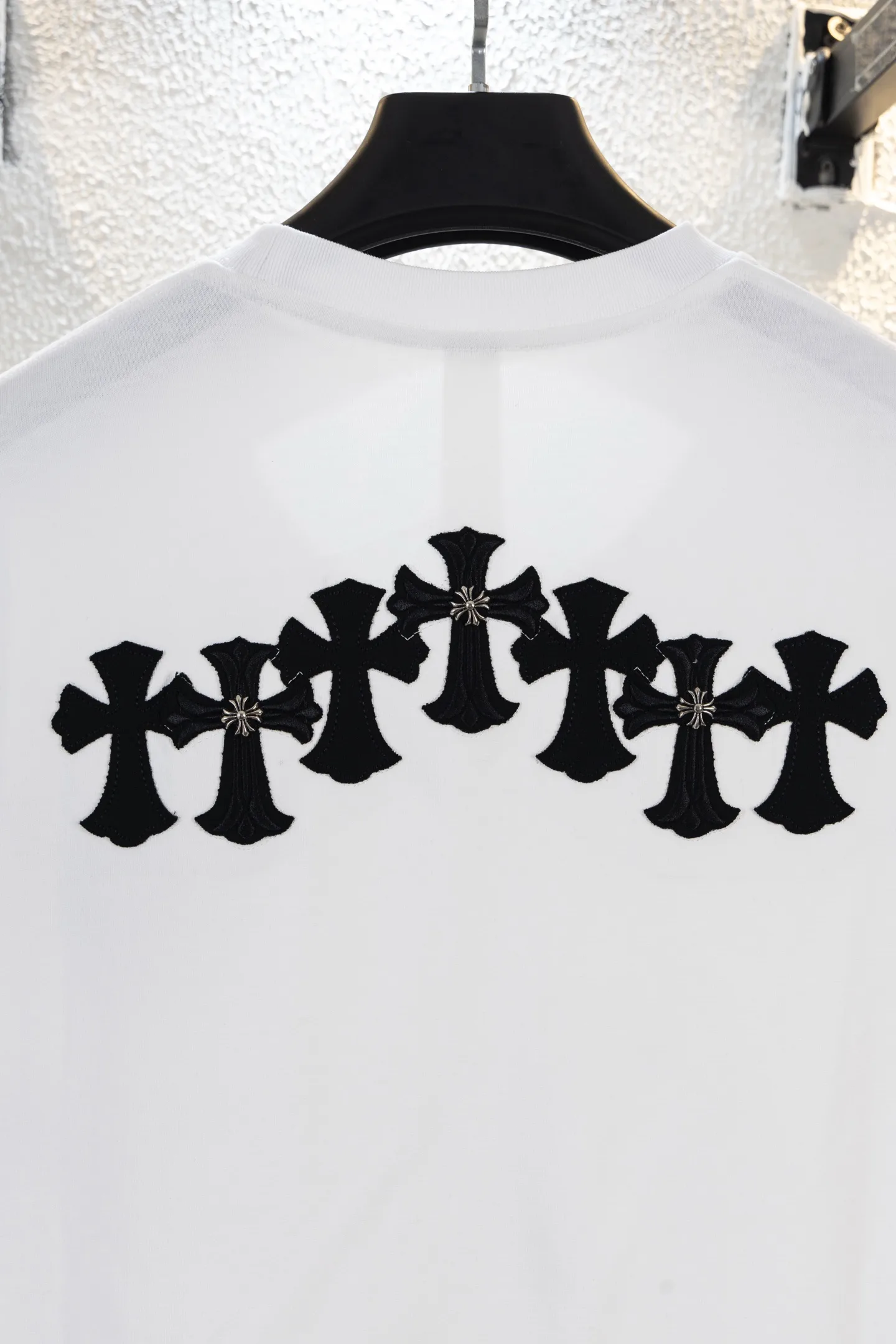 Cross Patch Leather Appliqué T-Shirt D12812206 — view 5