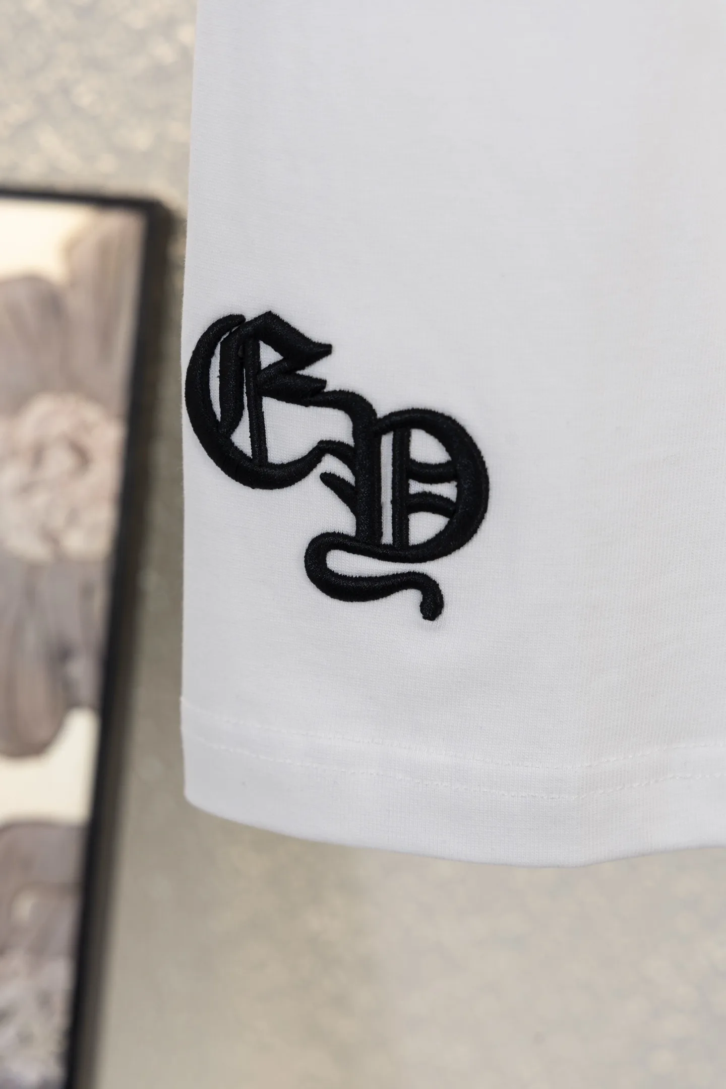 Cross Patch Leather Appliqué T-Shirt D12812206 — view 6