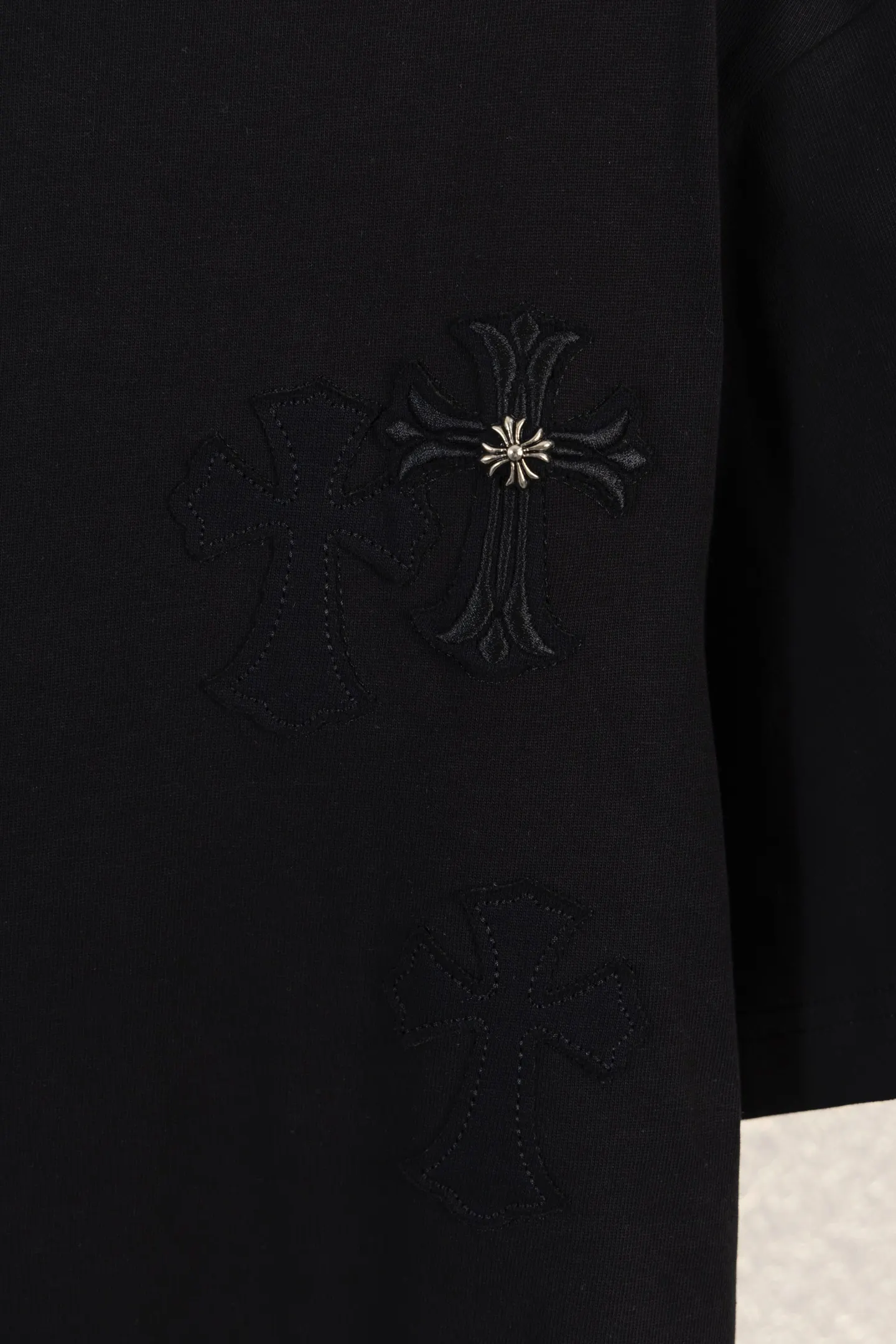 Leather Cross Patch Cotton T-Shirt D12812205 — view 5