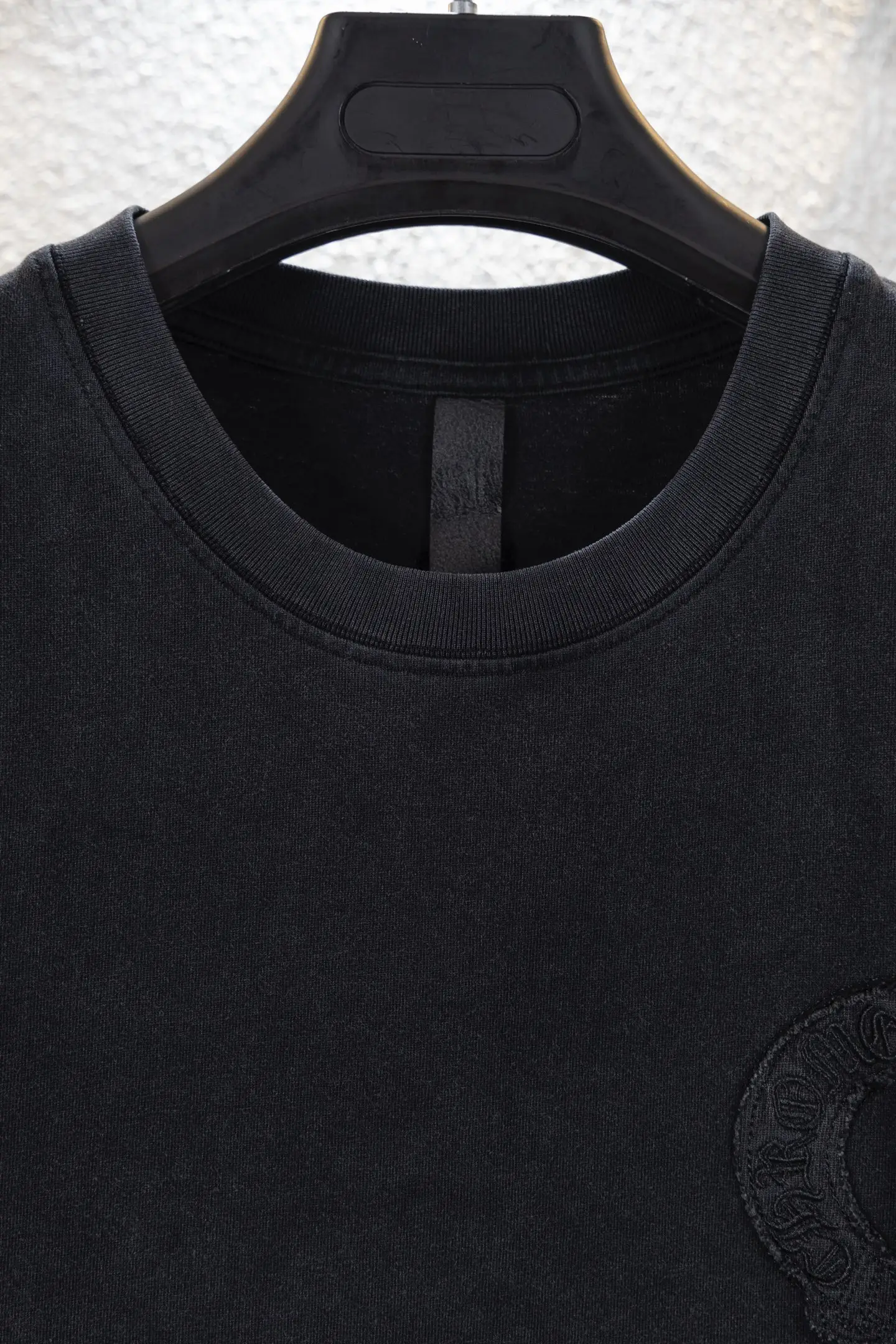 Cross Patch Embroidered Cotton T-Shirt D13012223 — view 3