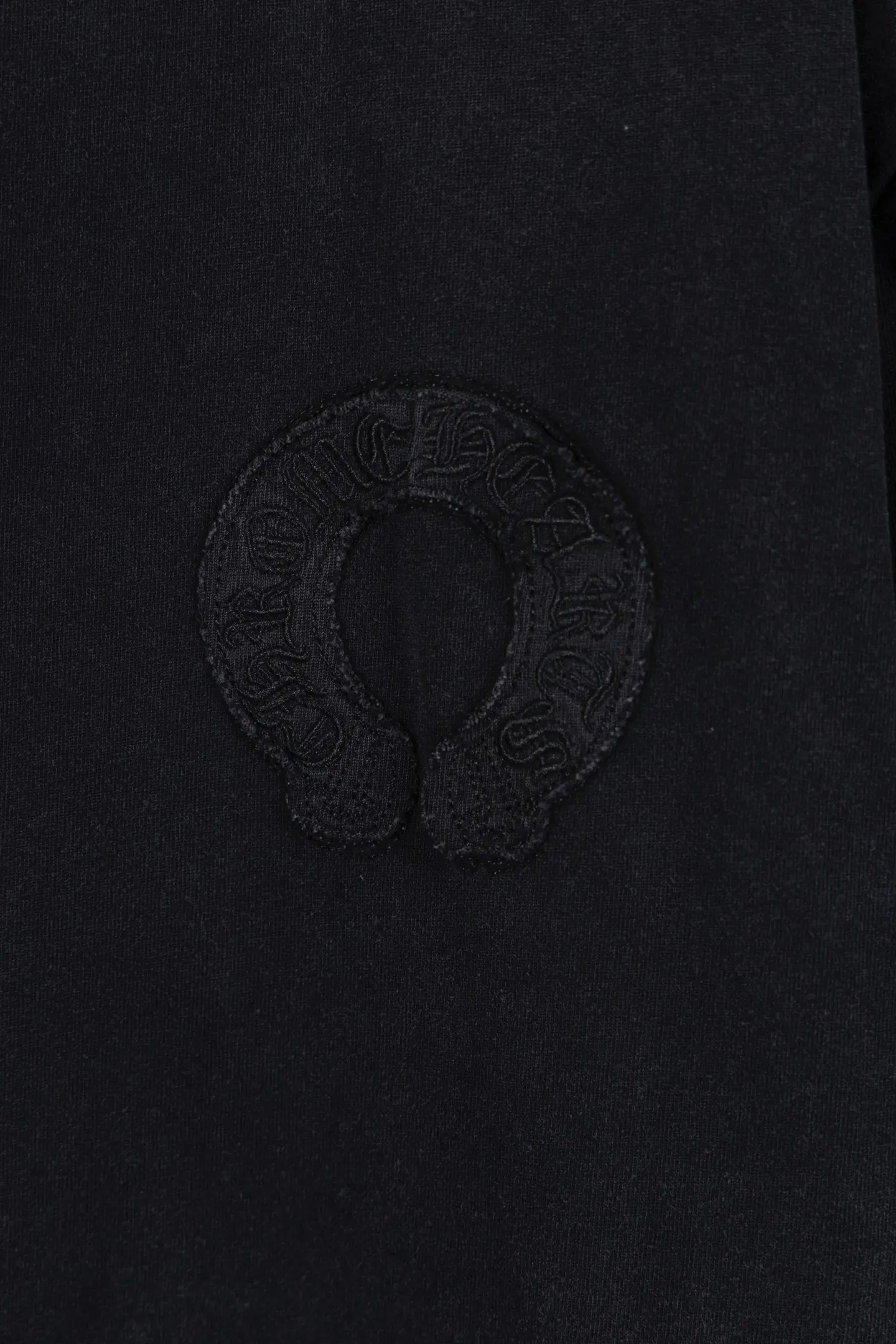 Cross Patch Embroidered Cotton T-Shirt D13012223 — view 5