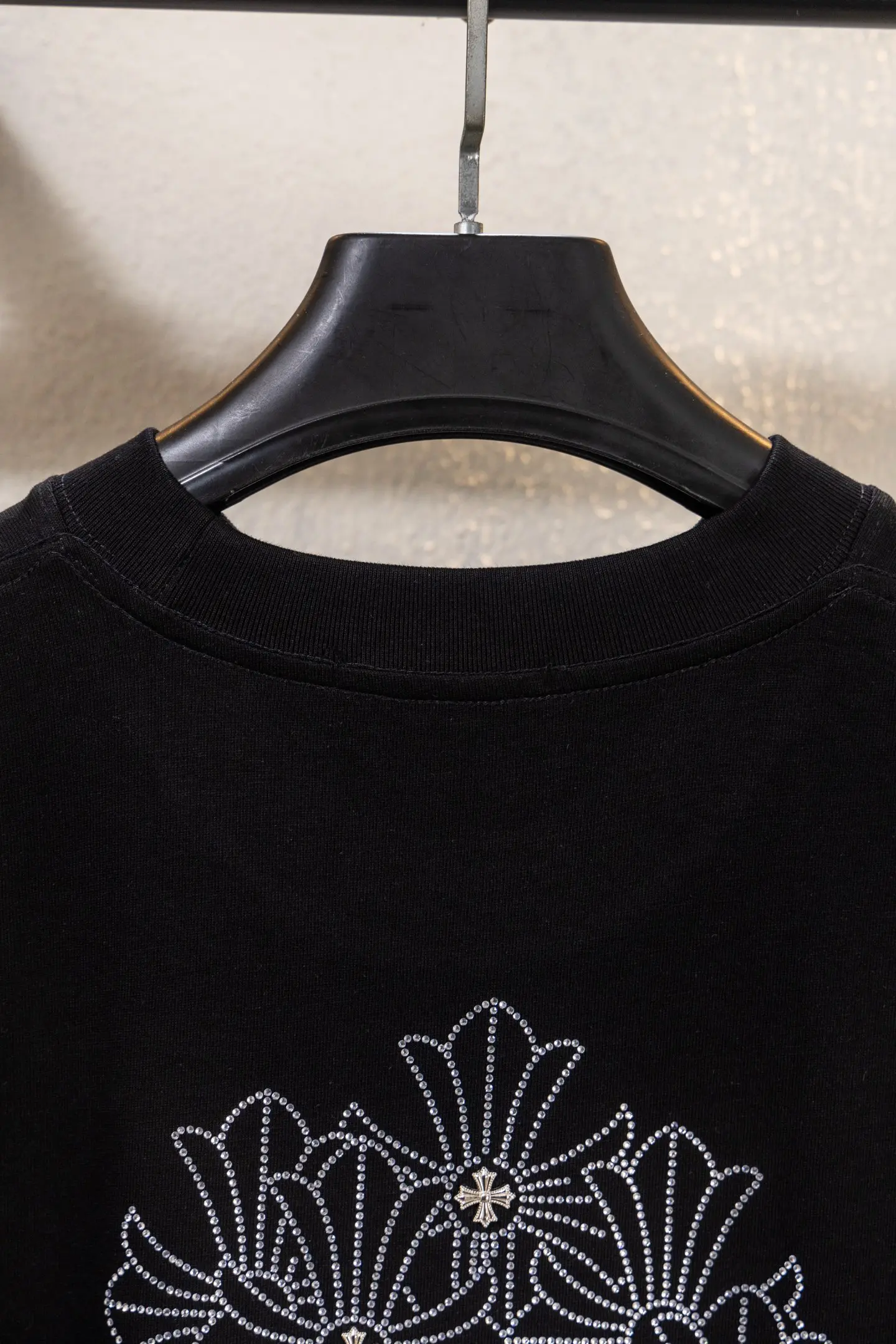 Embellished Cross Logo Cotton T-Shirt D13012227 — view 5