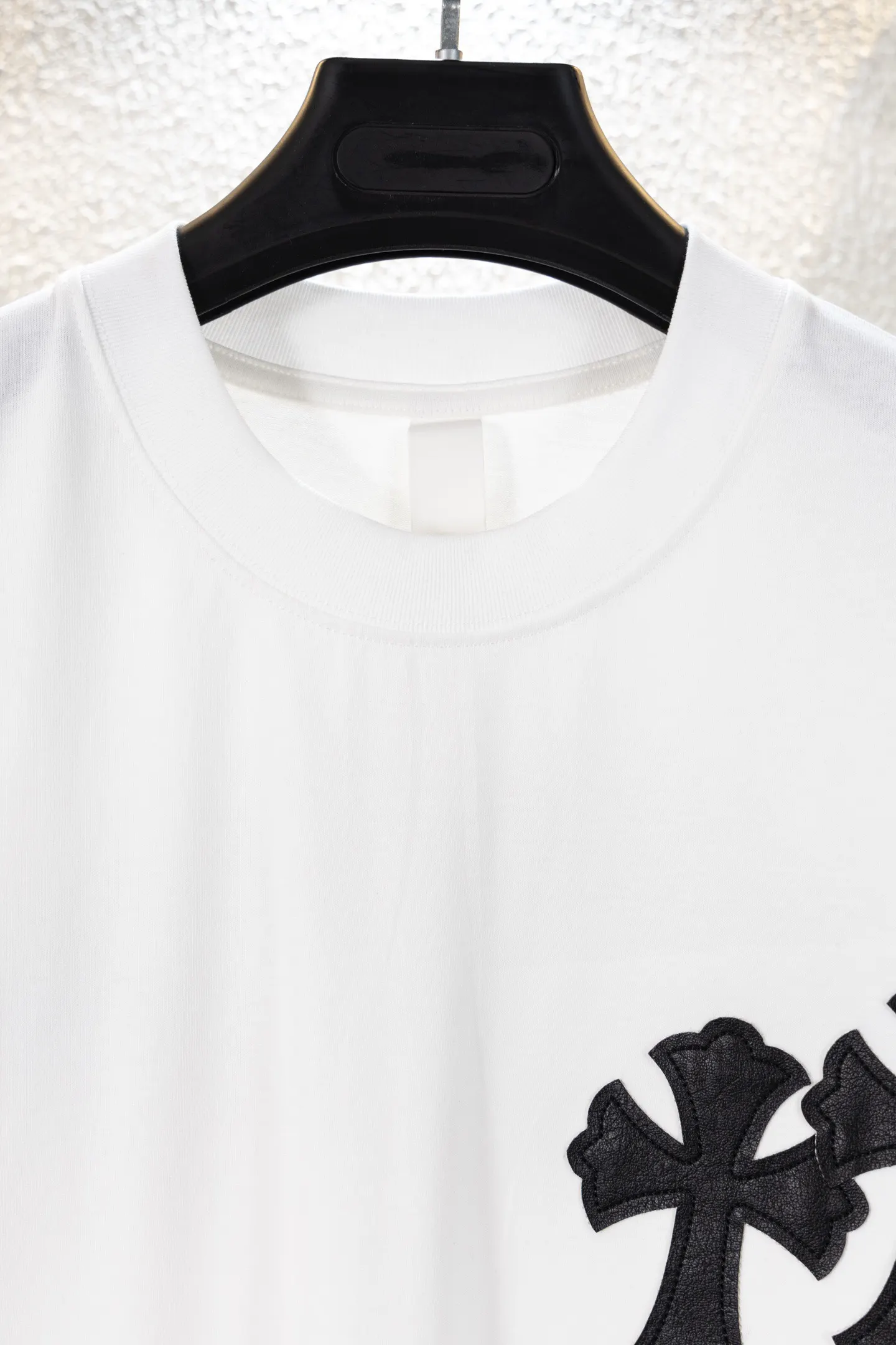 Cross Patch Embroidered Cotton T-Shirt D13311152 — view 3