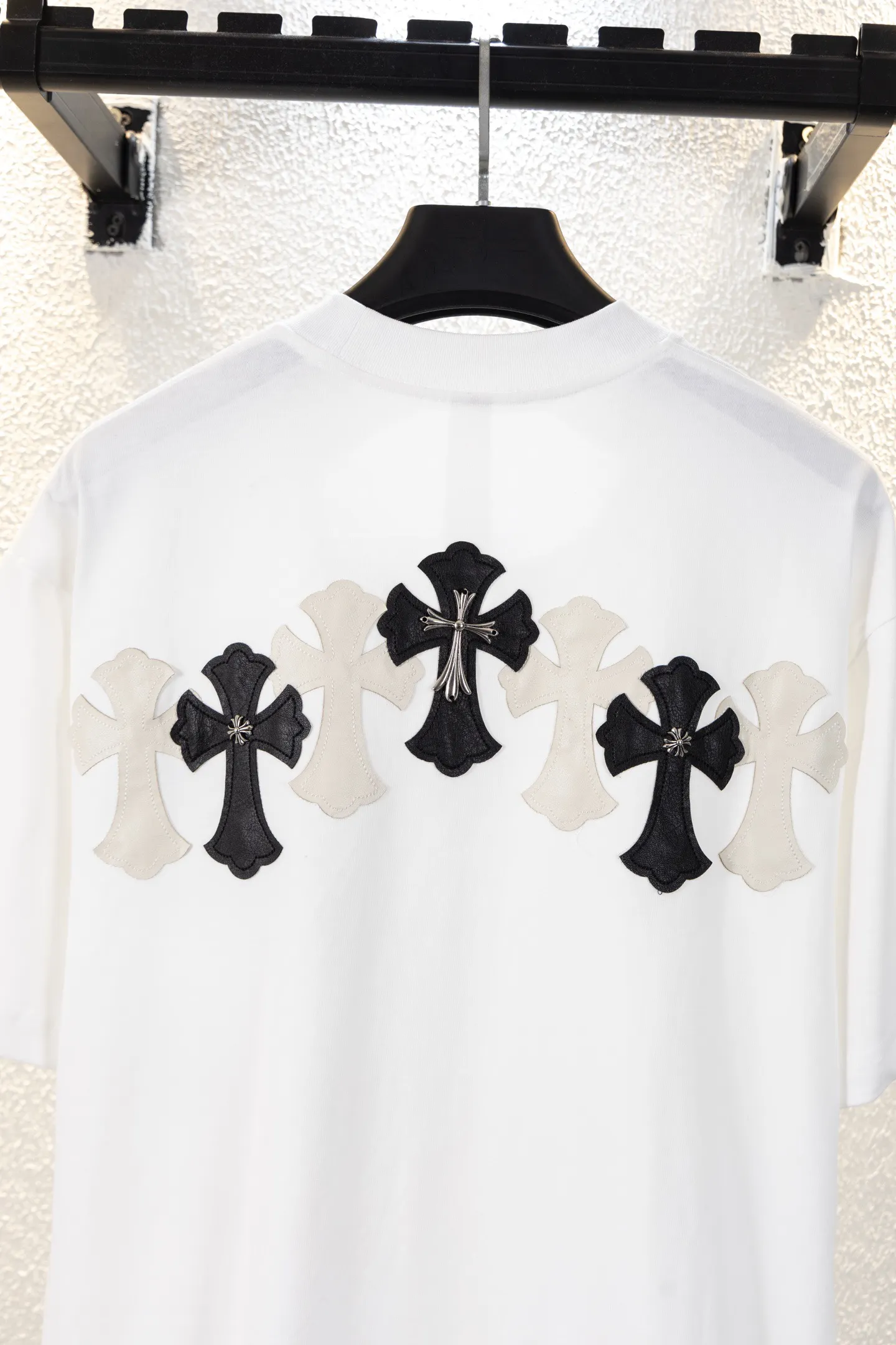 Cross Patch Embroidered Cotton T-Shirt D13311152 — view 5
