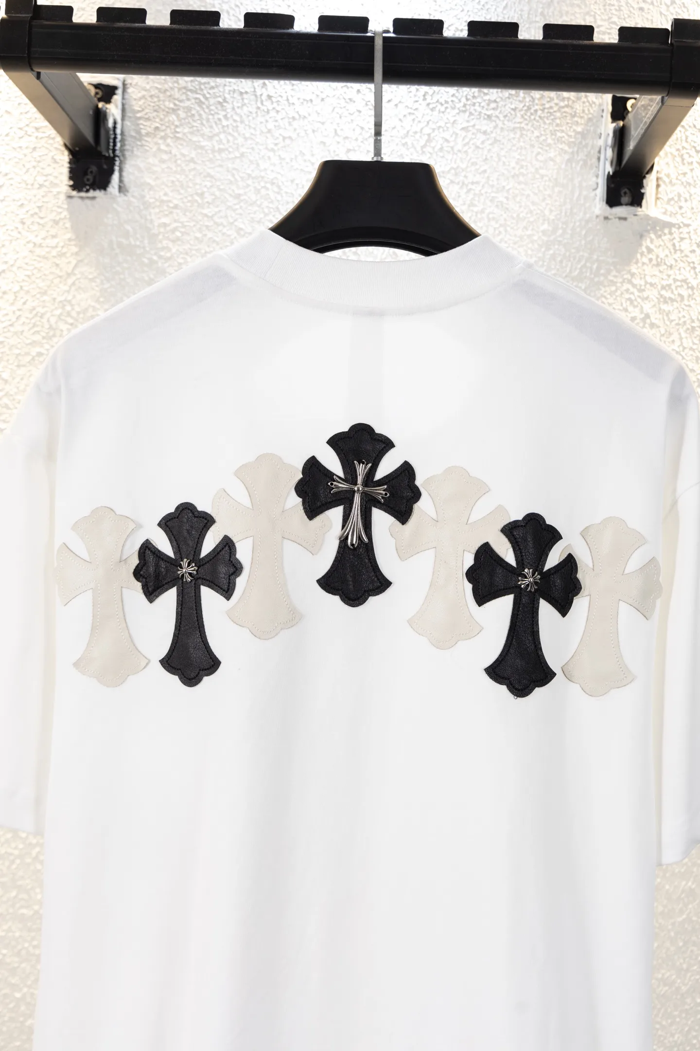 Cross Patch Embroidered Cotton T-Shirt D13312199 — view 5