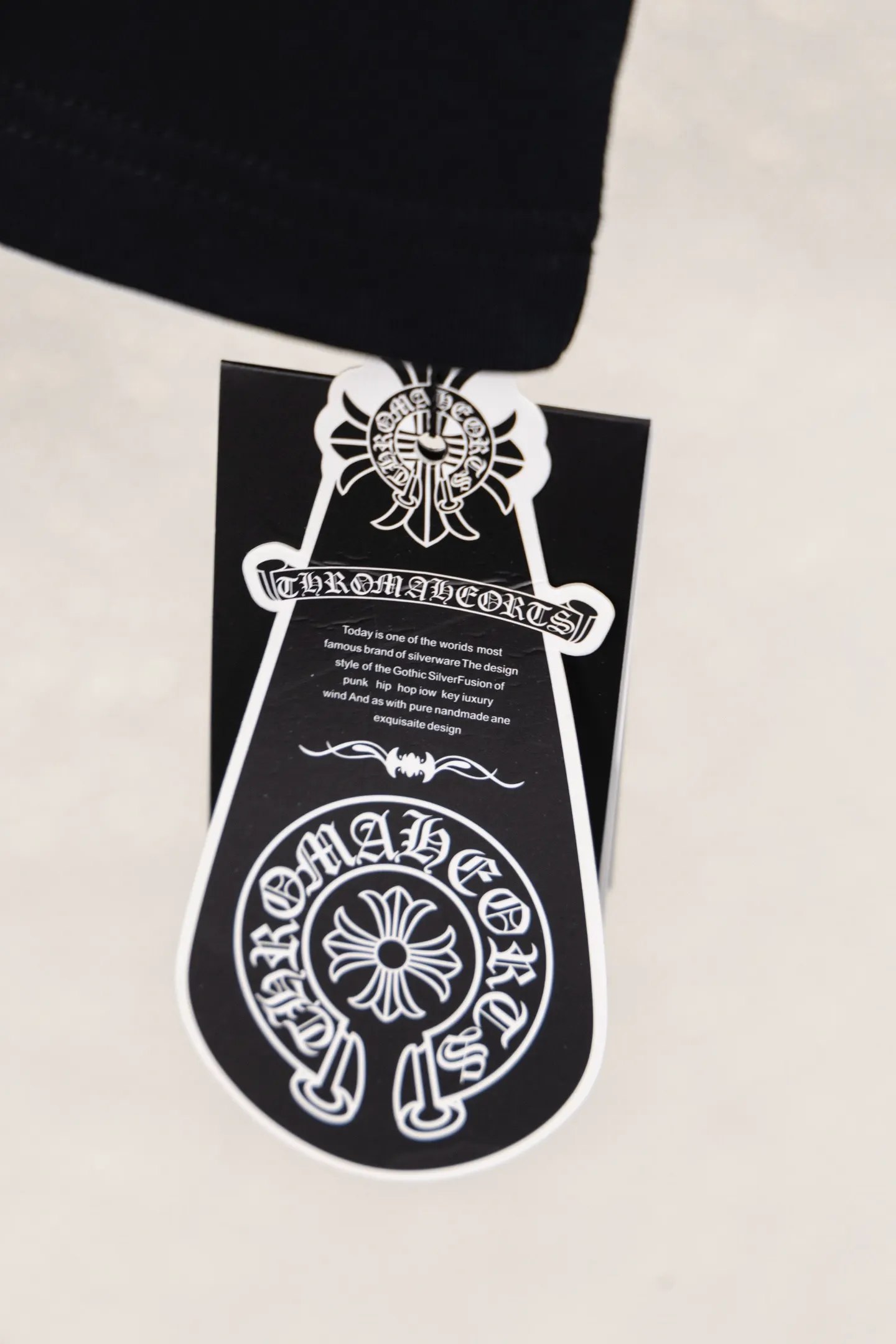 Leather Cross Patch Embroidered T-Shirt D13311153 — view 12