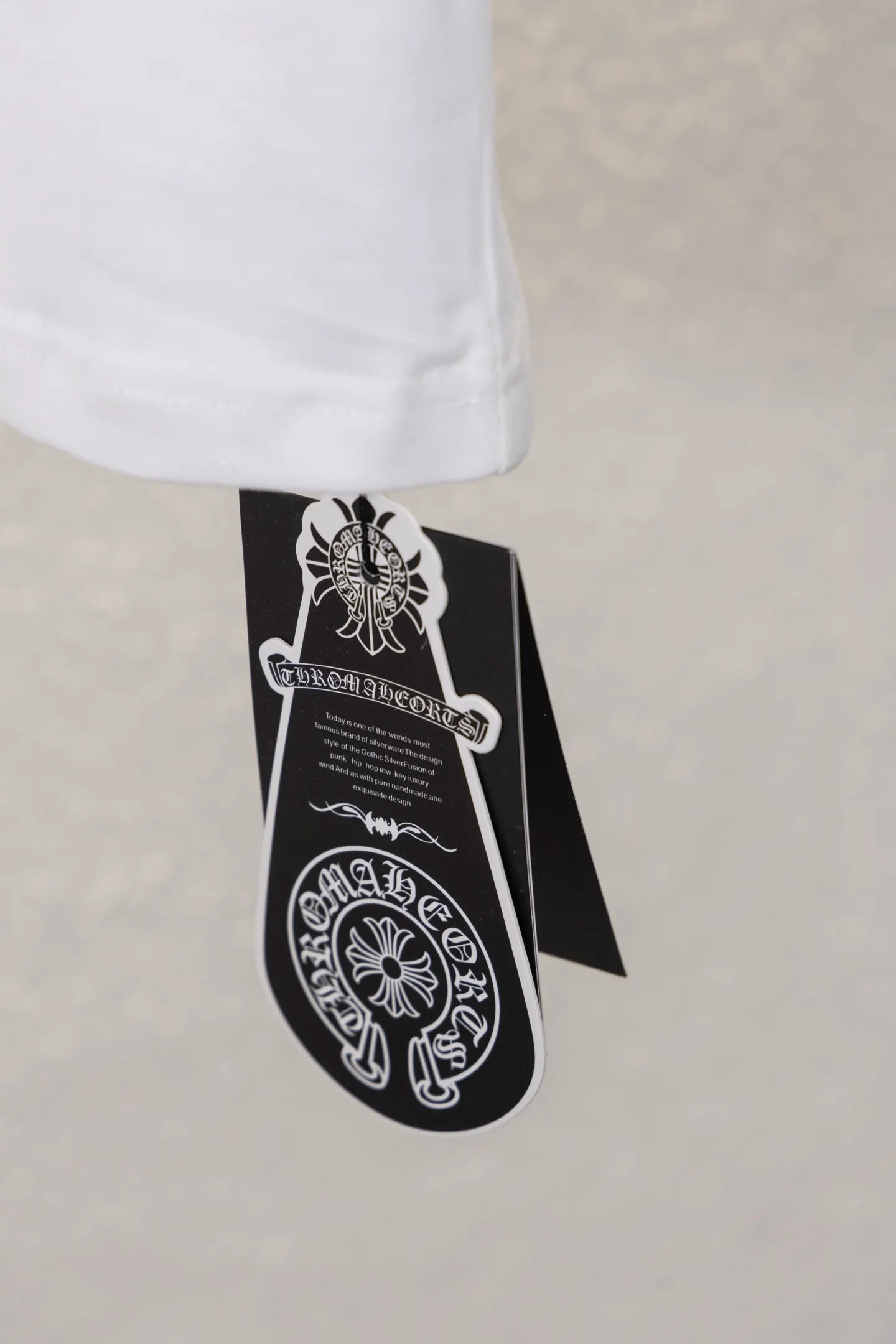 Cross Patch Embroidered Cotton T-Shirt D14011144 — view 10
