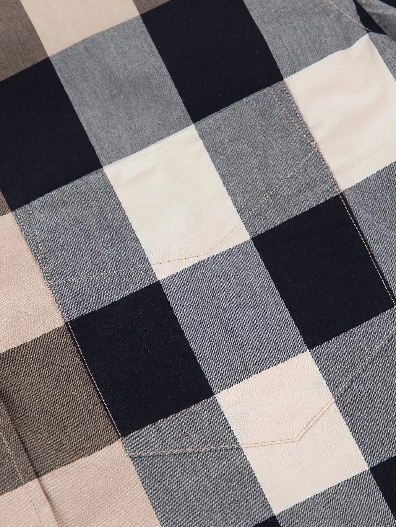 Giant Check Short-Sleeve Shirt D14015961 — view 6