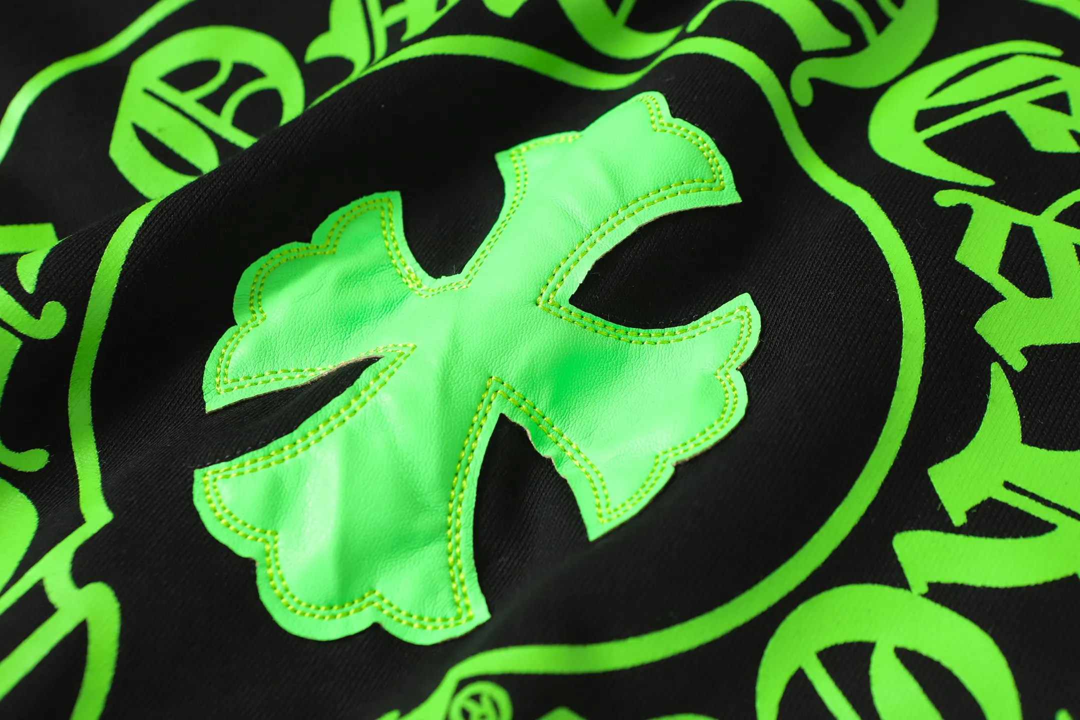 Horseshoe Logo Graphic Hoodie D14513573 — view 9