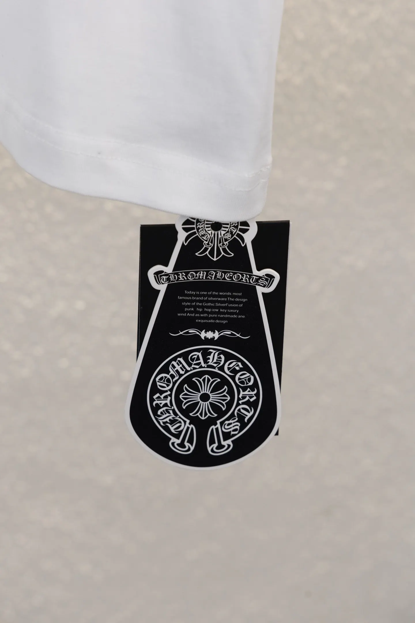 Embroidered Horseshoe Cross Oversized T-Shirt D14511139 — view 10