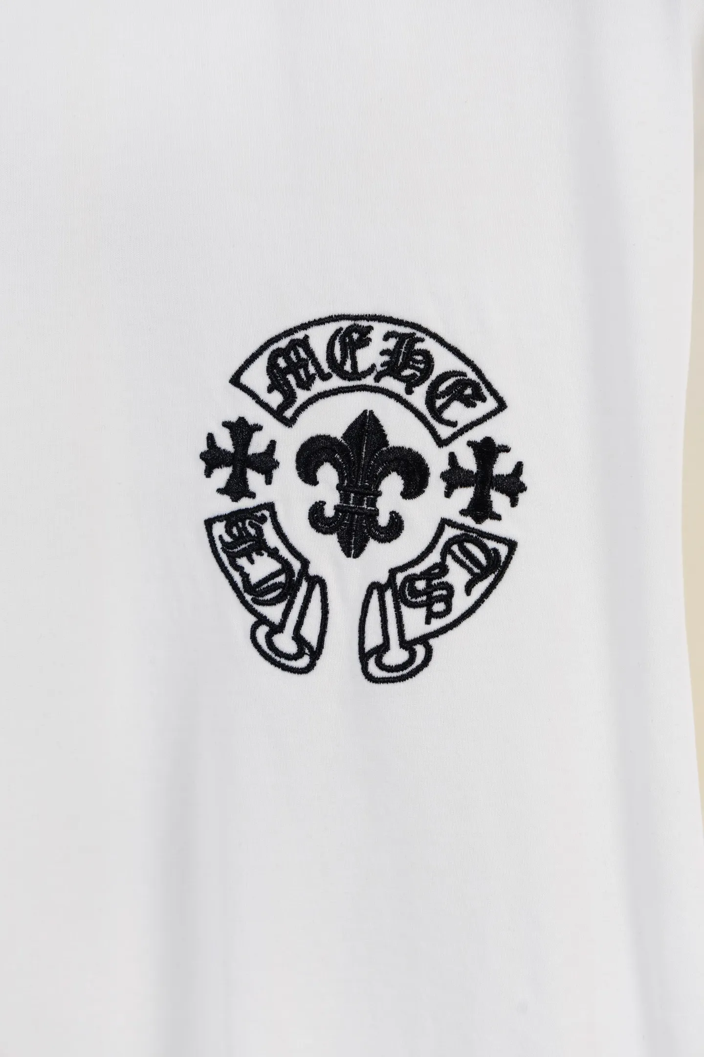 Embroidered Horseshoe Cross Oversized T-Shirt D14511142 — view 5