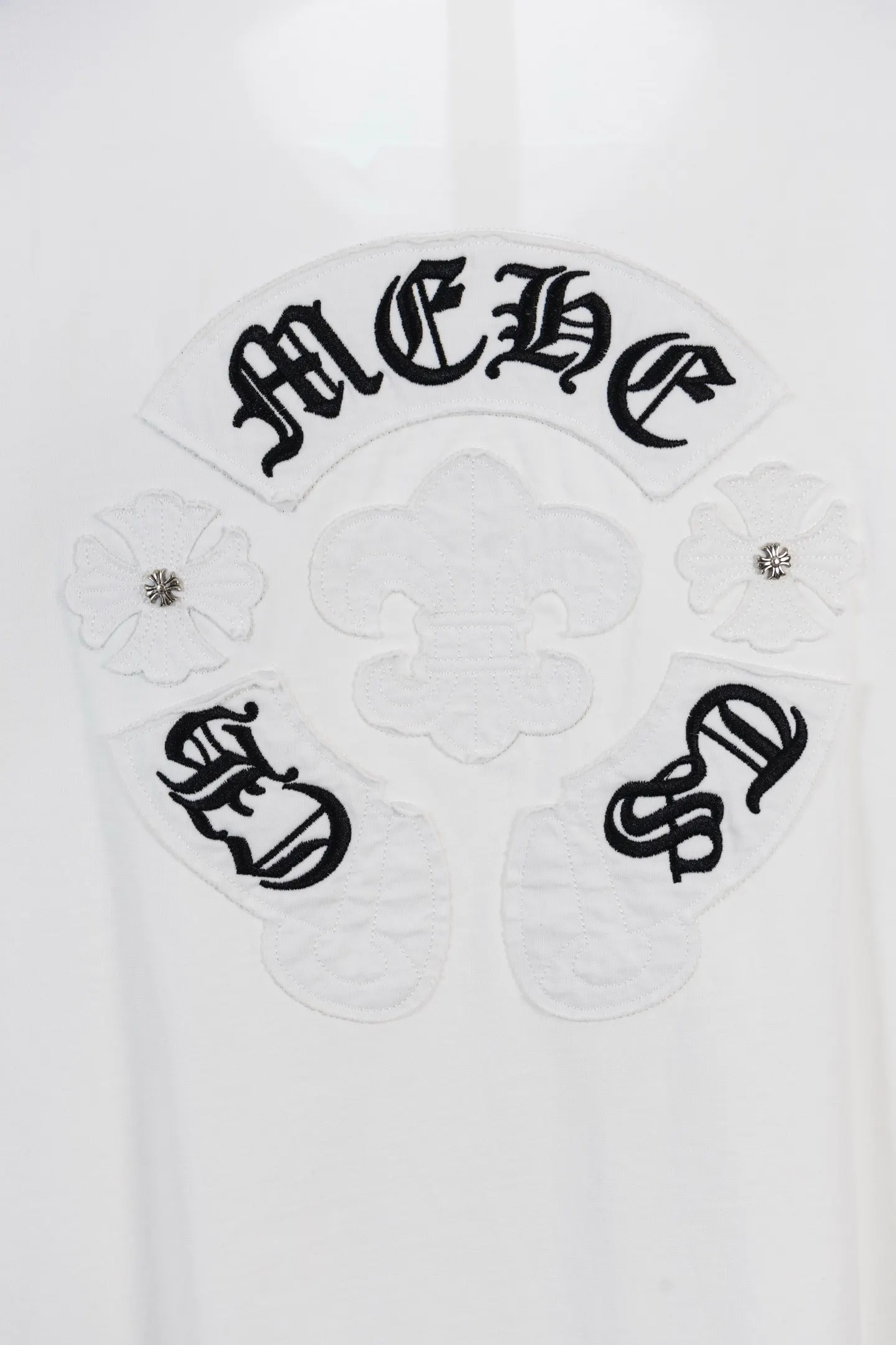 Embroidered Horseshoe Cross Oversized T-Shirt D14511142 — view 6