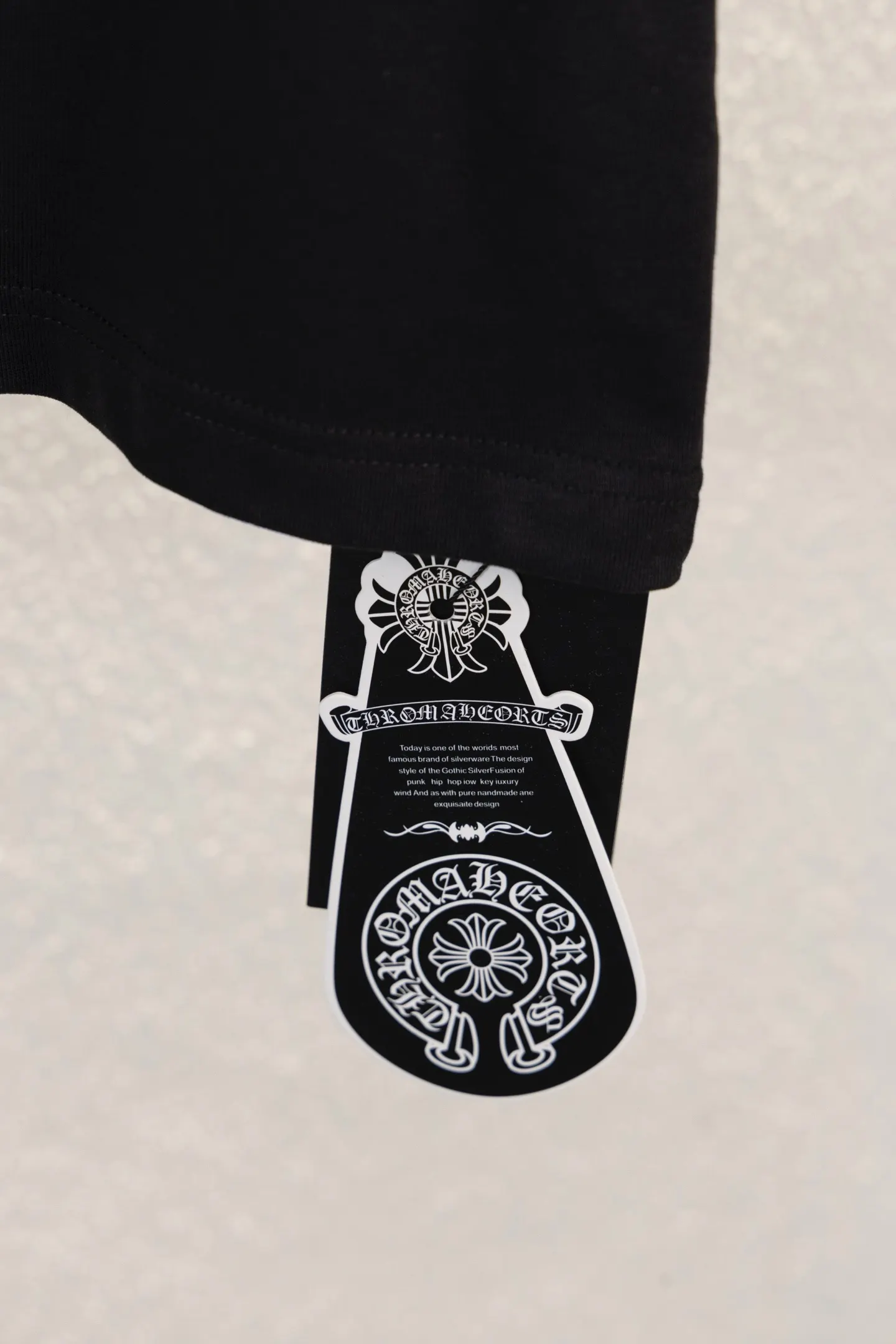 Leather Patch Cross Crew-Neck T-Shirt D14511140 — view 11
