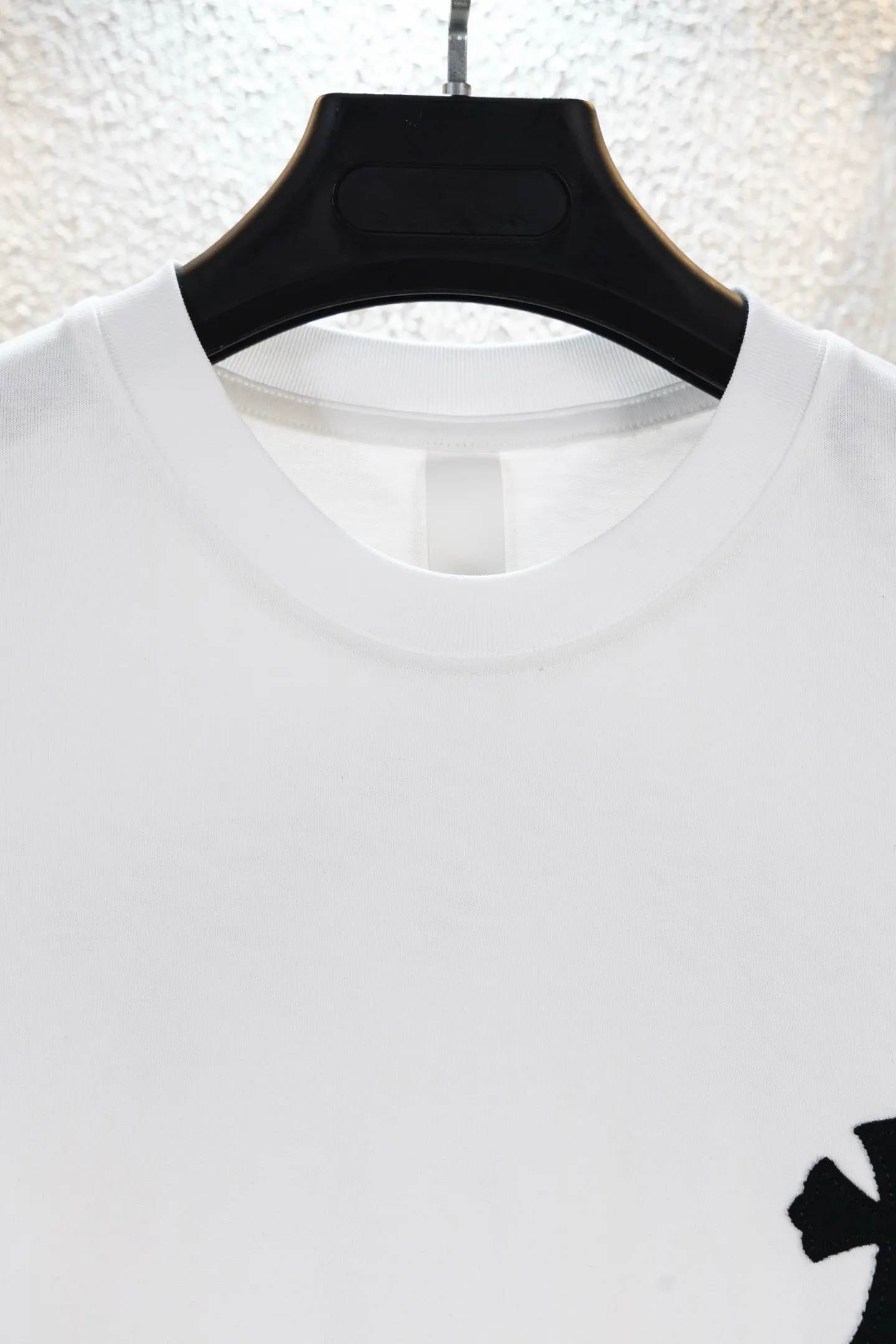 Leather Cross Patch Cotton T-Shirt D14511141 — view 3