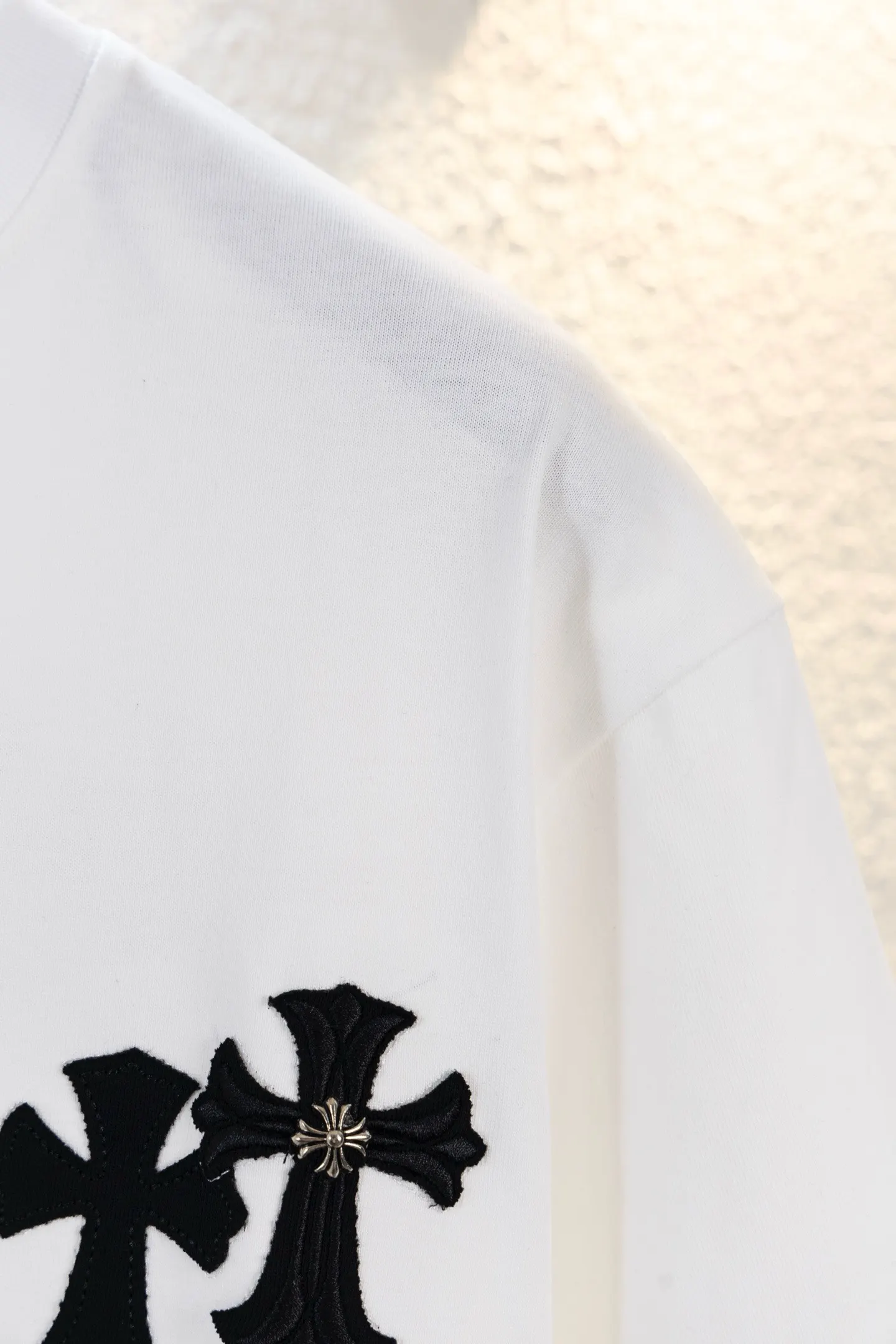 Leather Cross Patch Cotton T-Shirt D14511141 — view 8