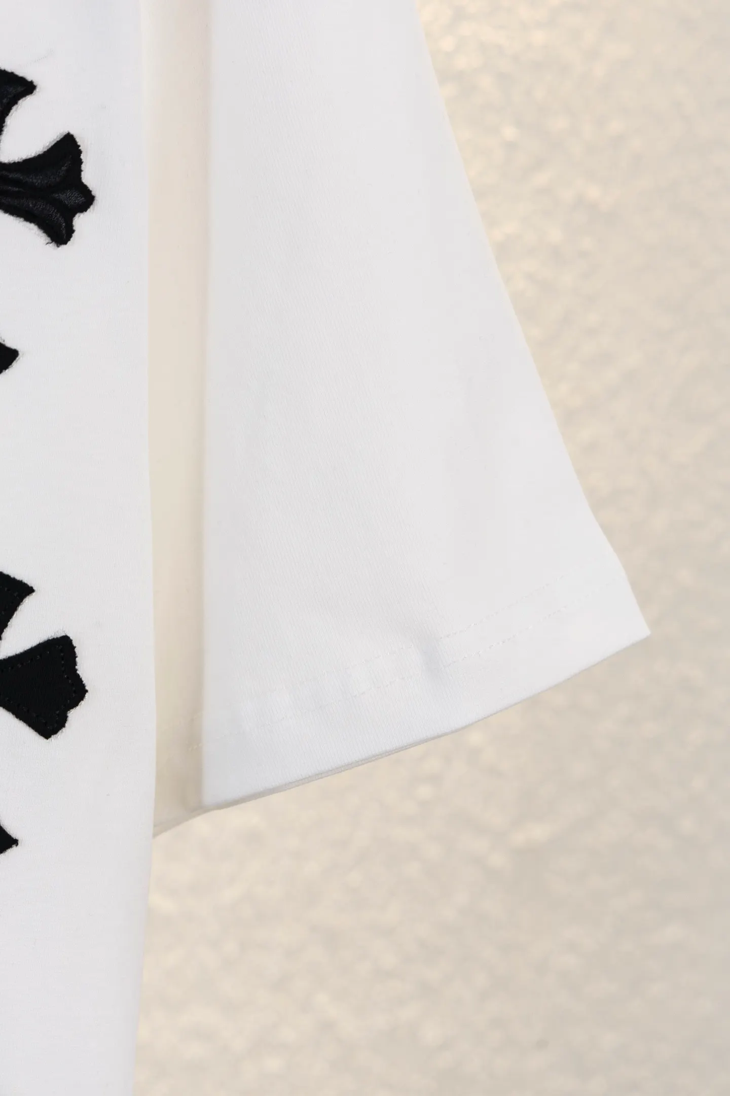 Leather Cross Patch Cotton T-Shirt D14511141 — view 10