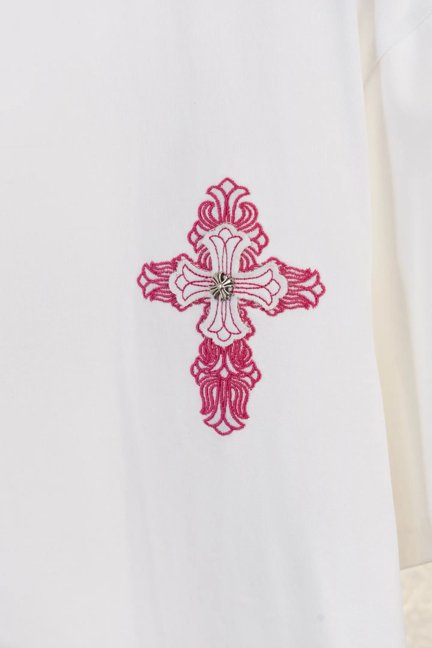 Cross Patch Embroidered Cotton T-Shirt D14511130 — view 4