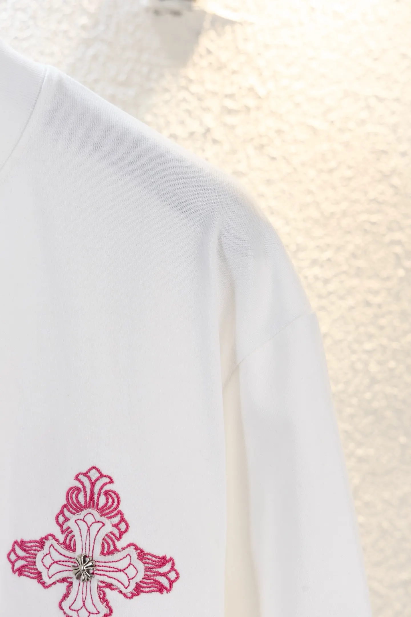 Cross Patch Embroidered Cotton T-Shirt D14511130 — view 9