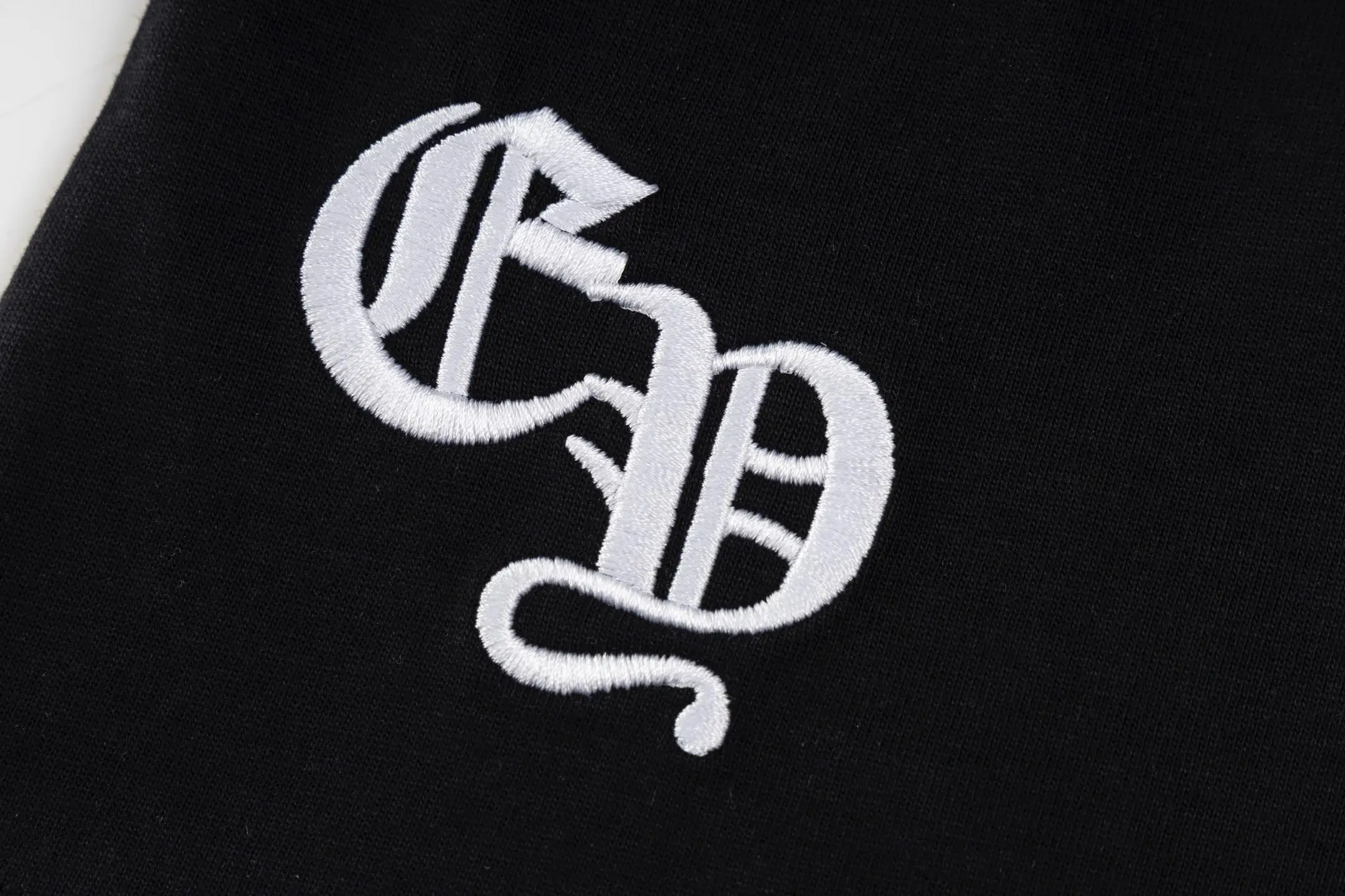 Cross Patch Embroidered Cotton T-Shirt D14511131 — view 4