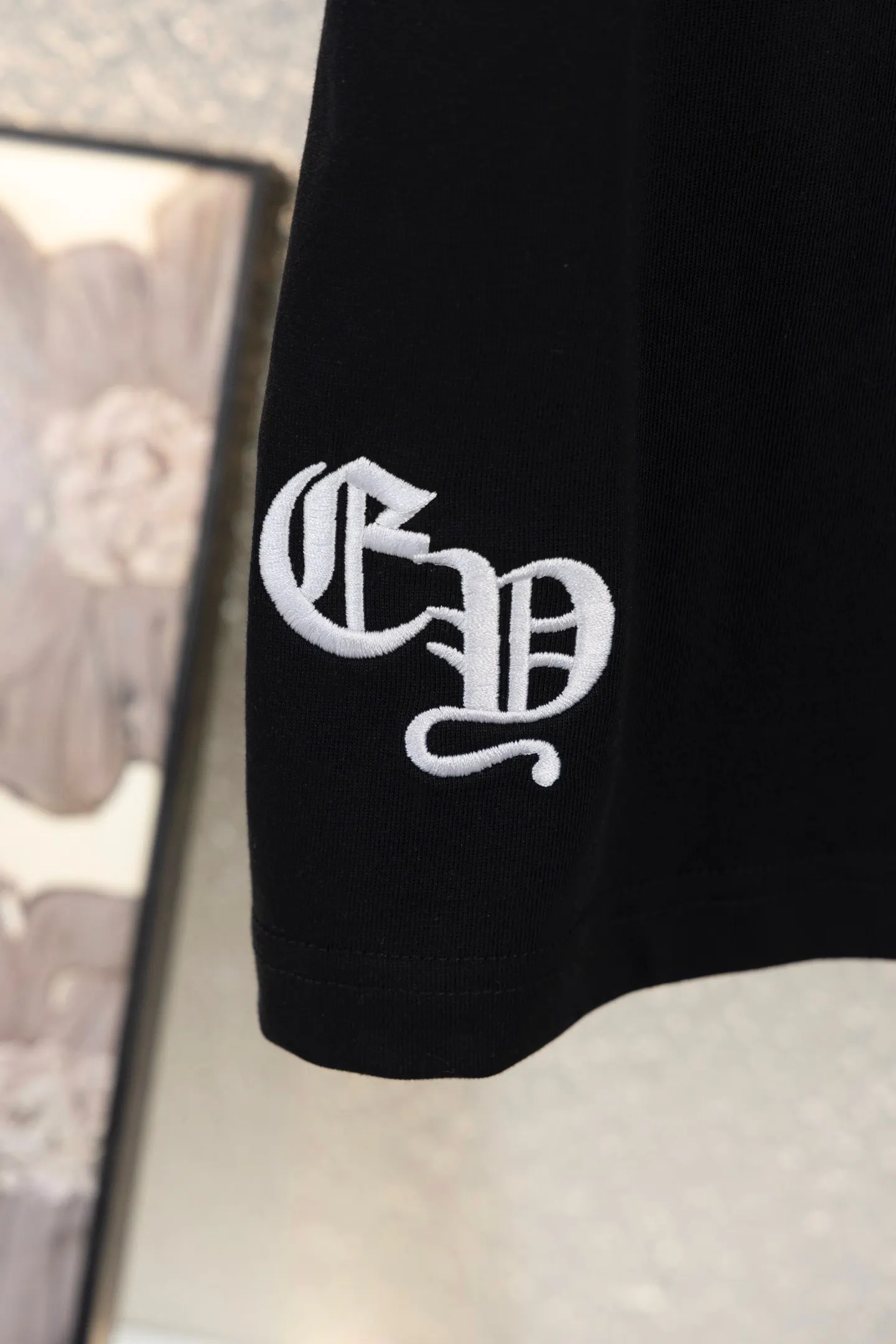 Cross Patch Embroidered Cotton T-Shirt D14511131 — view 6